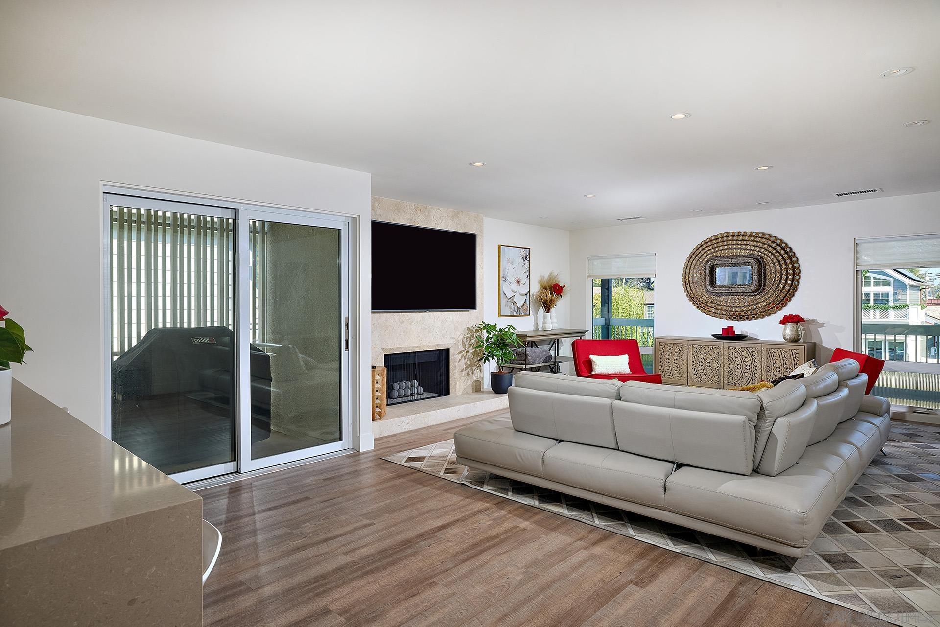 Detail Gallery Image 5 of 21 For 1526  Ynez Pl, Coronado,  CA 92118 - 3 Beds | 2/1 Baths