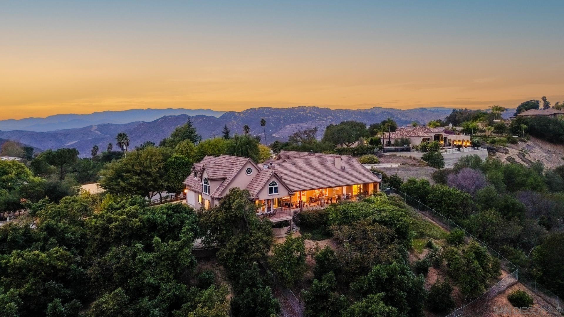 Detail Gallery Image 2 of 60 For 1609  Santa Margarita Drive, Fallbrook,  CA 92028 - 4 Beds | 4/1 Baths