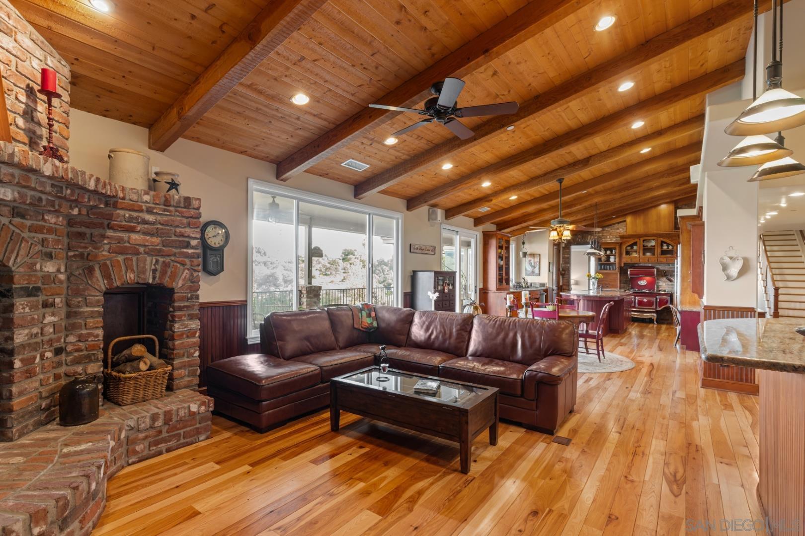 Detail Gallery Image 11 of 60 For 1609  Santa Margarita Drive, Fallbrook,  CA 92028 - 4 Beds | 4/1 Baths