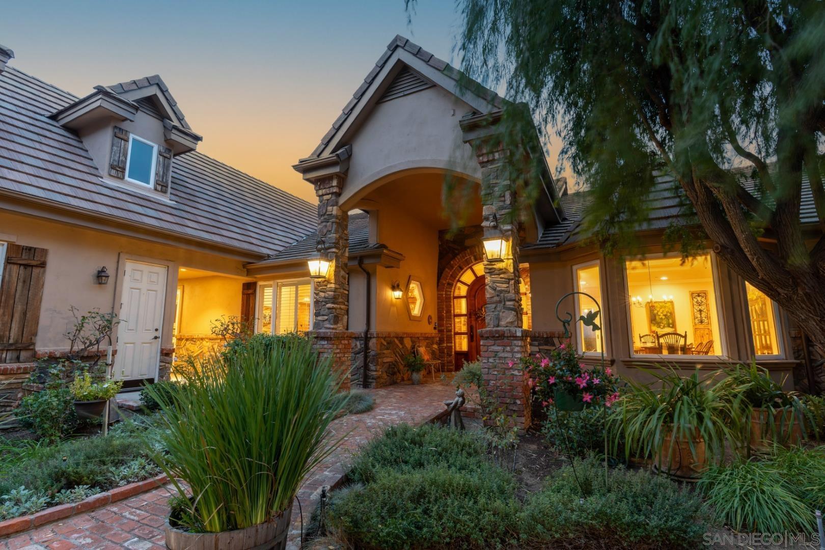 Detail Gallery Image 3 of 60 For 1609  Santa Margarita Drive, Fallbrook,  CA 92028 - 4 Beds | 4/1 Baths