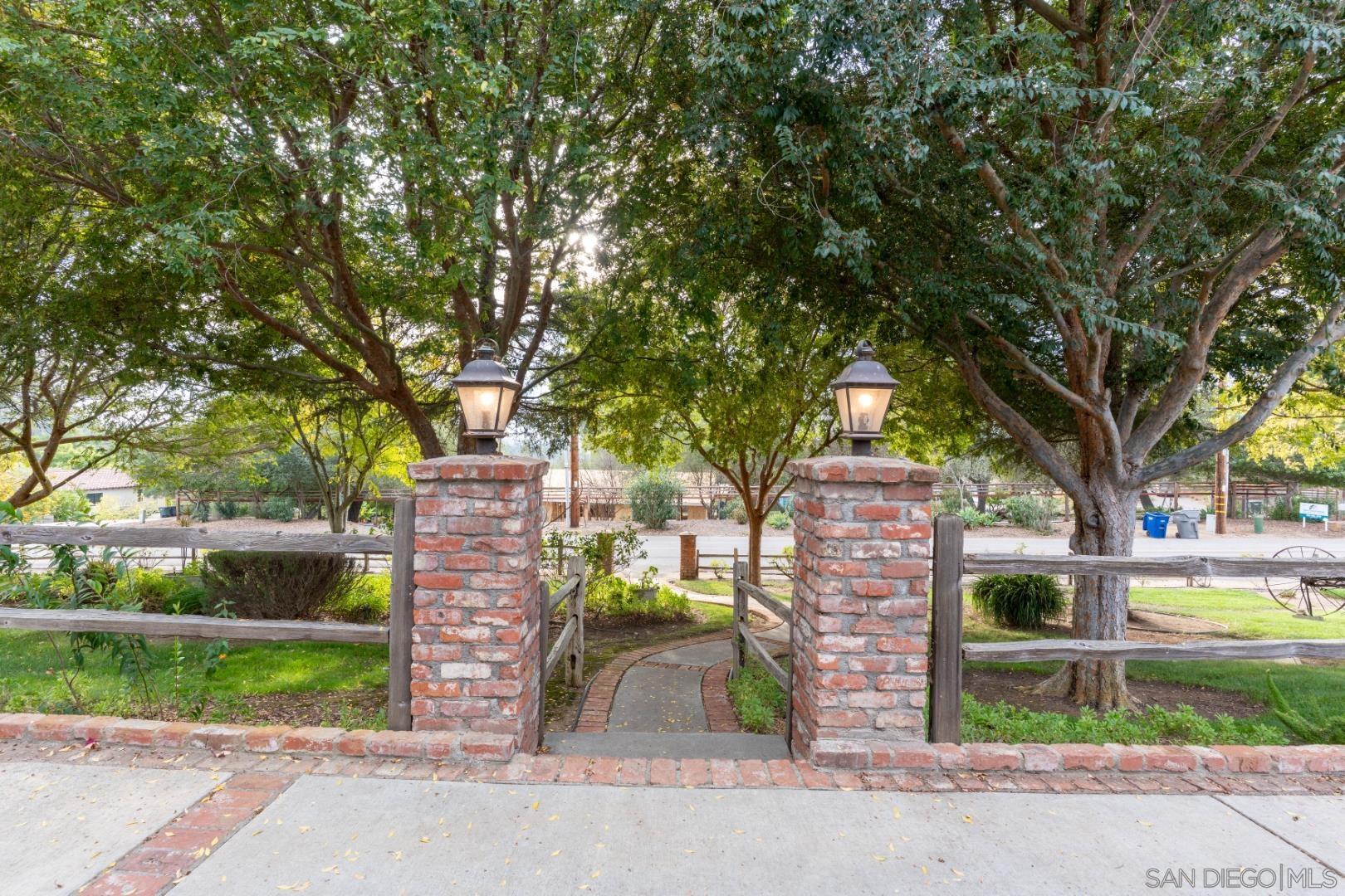 Detail Gallery Image 37 of 60 For 1609  Santa Margarita Drive, Fallbrook,  CA 92028 - 4 Beds | 4/1 Baths