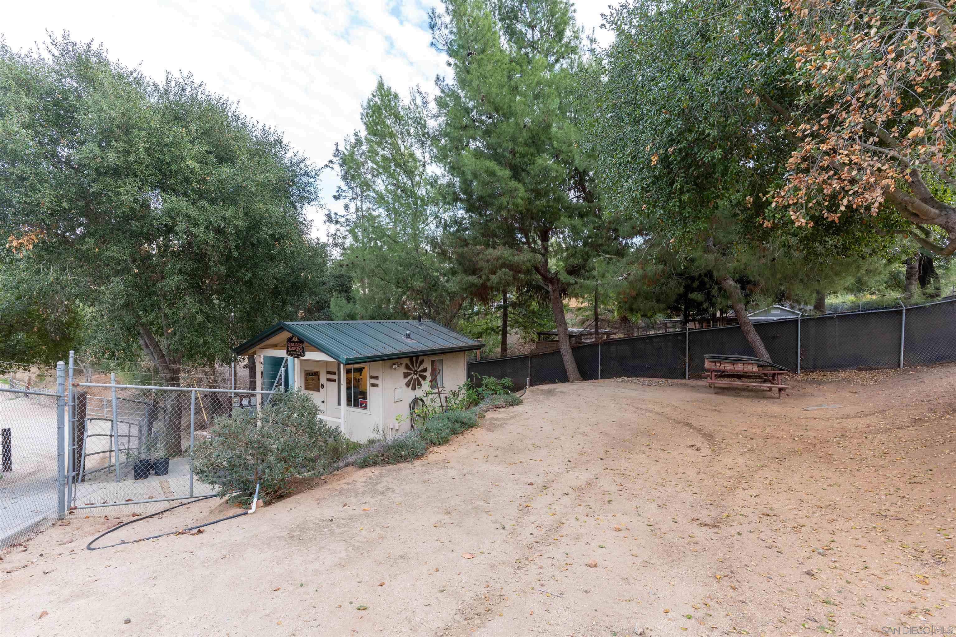 Detail Gallery Image 52 of 60 For 1609  Santa Margarita Drive, Fallbrook,  CA 92028 - 4 Beds | 4/1 Baths