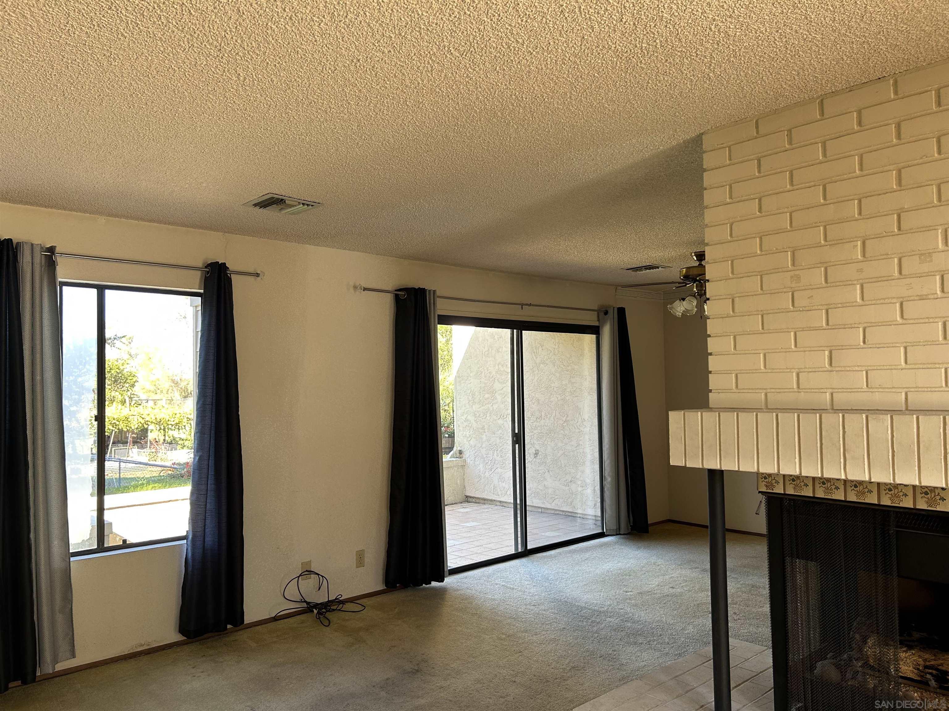 Detail Gallery Image 4 of 18 For 10450  Ridgewater Ln, San Diego,  CA 92131 - 2 Beds | 2/1 Baths