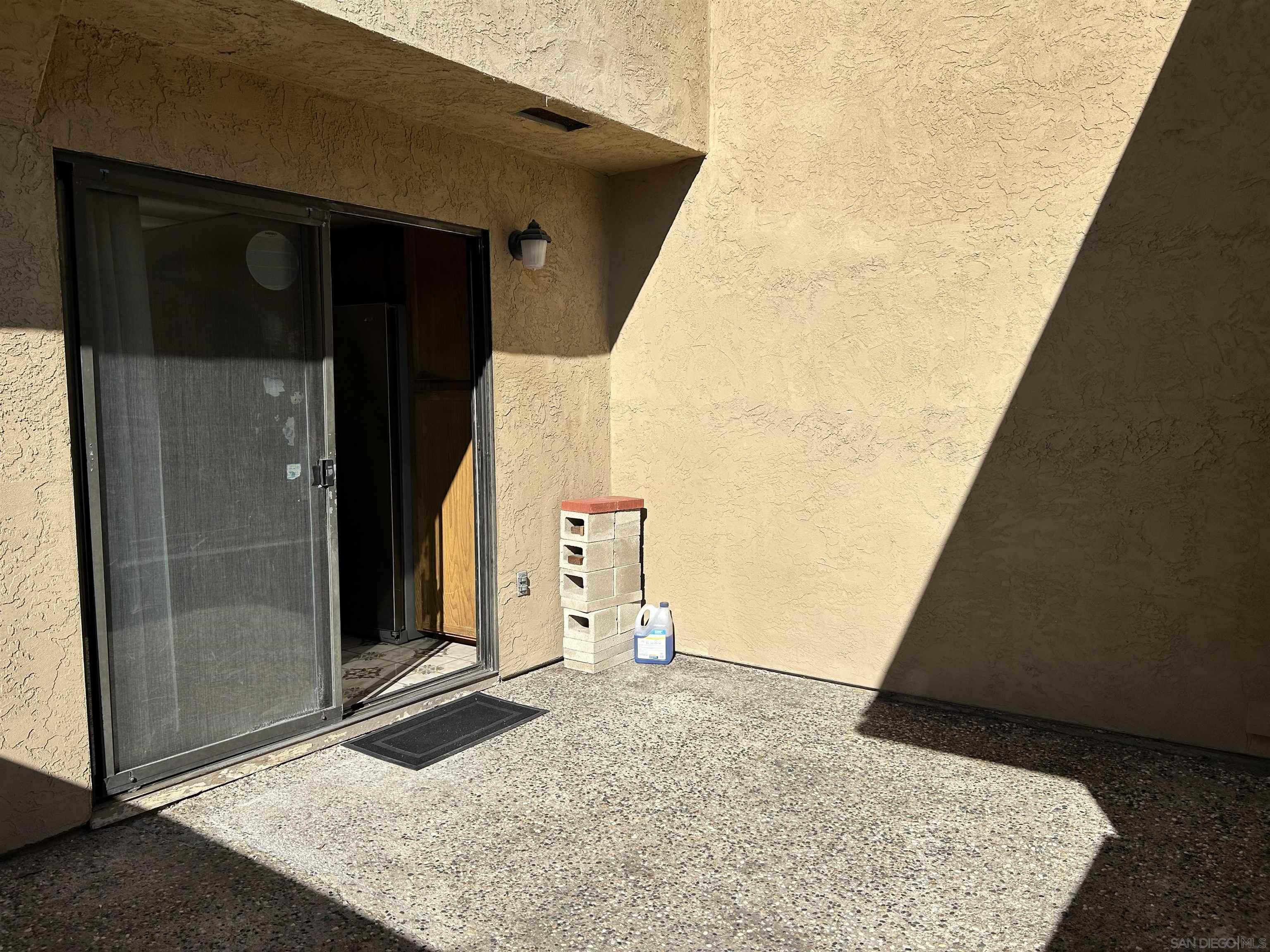 Detail Gallery Image 9 of 18 For 10450  Ridgewater Ln, San Diego,  CA 92131 - 2 Beds | 2/1 Baths