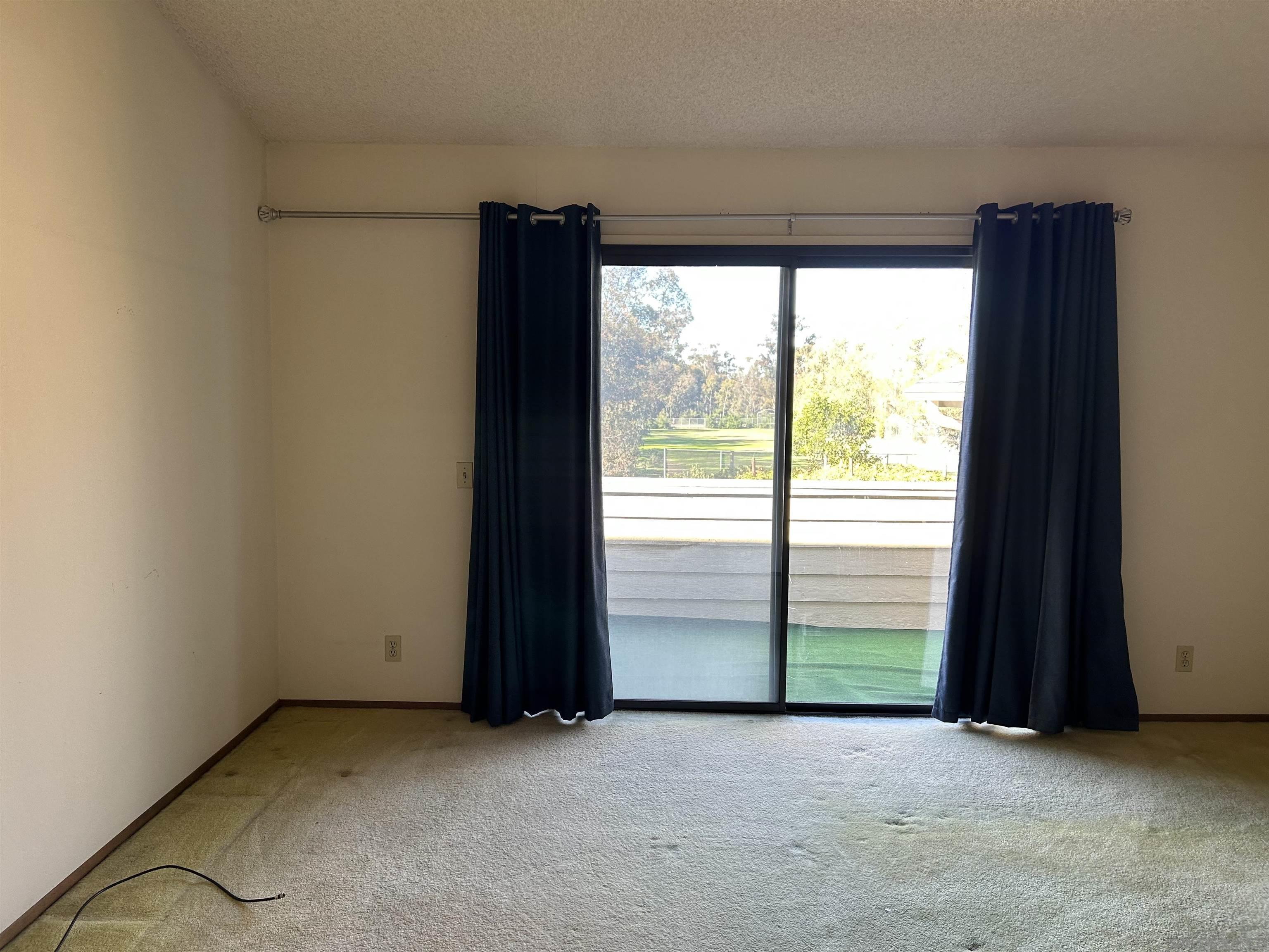 Detail Gallery Image 10 of 18 For 10450  Ridgewater Ln, San Diego,  CA 92131 - 2 Beds | 2/1 Baths