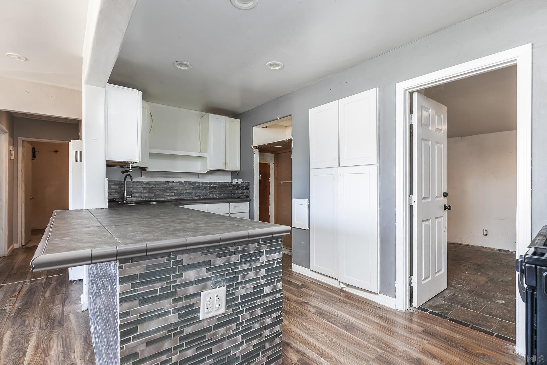 Detail Gallery Image 7 of 27 For 4539  Gila Ave, San Diego,  CA 92117 - 4 Beds | 1 Baths