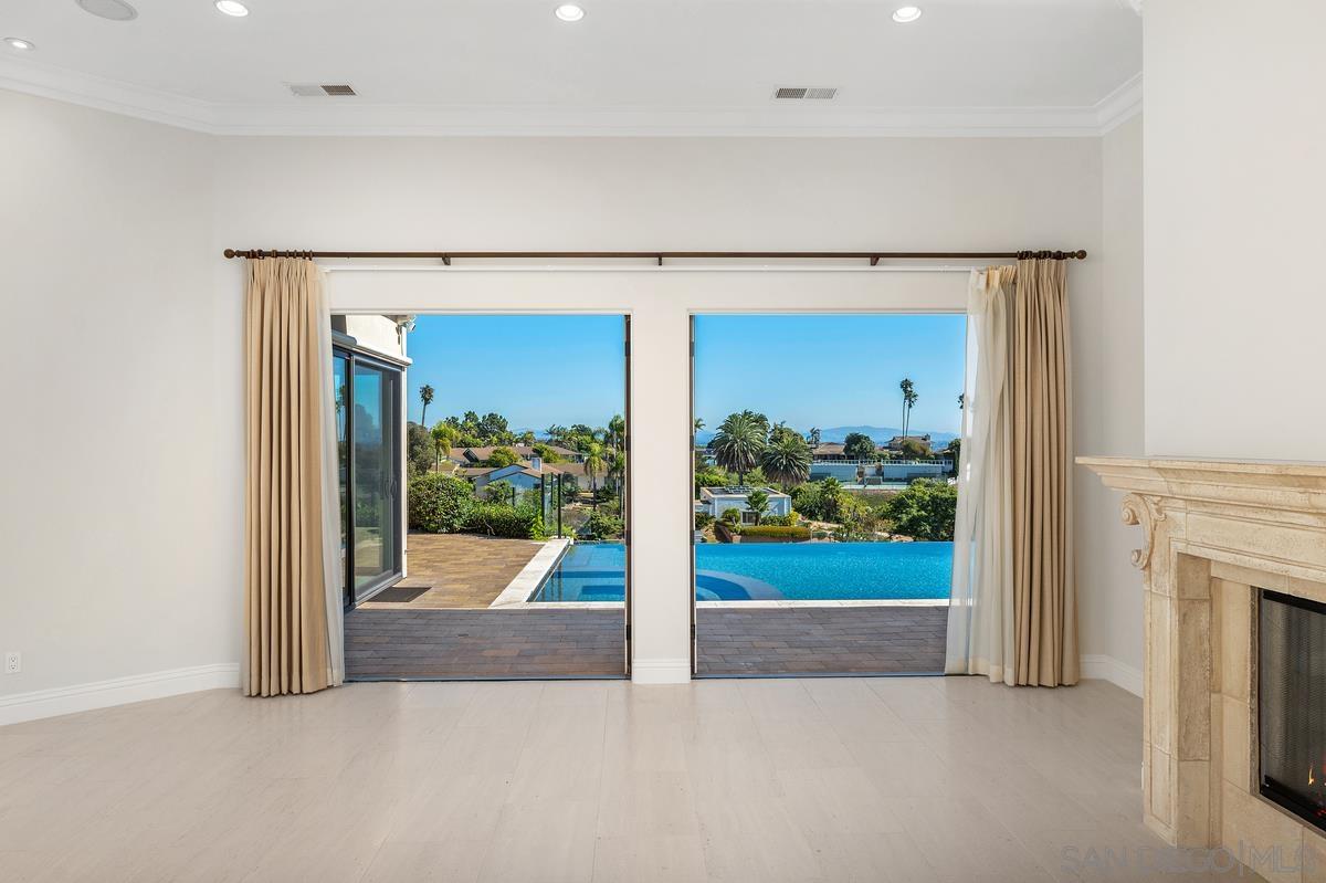 Detail Gallery Image 14 of 29 For 5971  La Jolla Mesa Dr, La Jolla,  CA 92037 - 4 Beds | 3 Baths