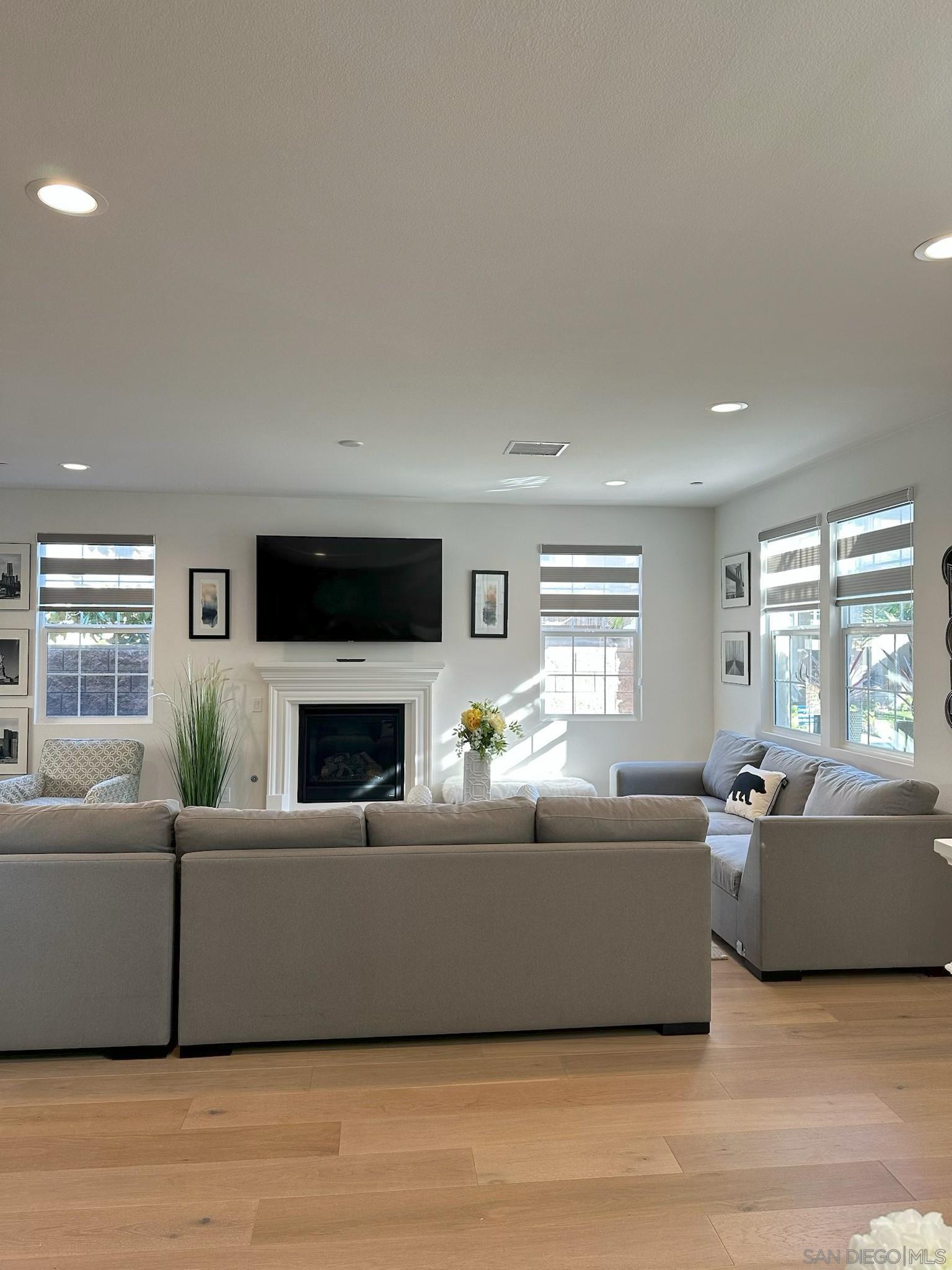 Detail Gallery Image 2 of 67 For 8005  Chalet Ln, Garden Grove,  CA 92841 - 4 Beds | 3/1 Baths