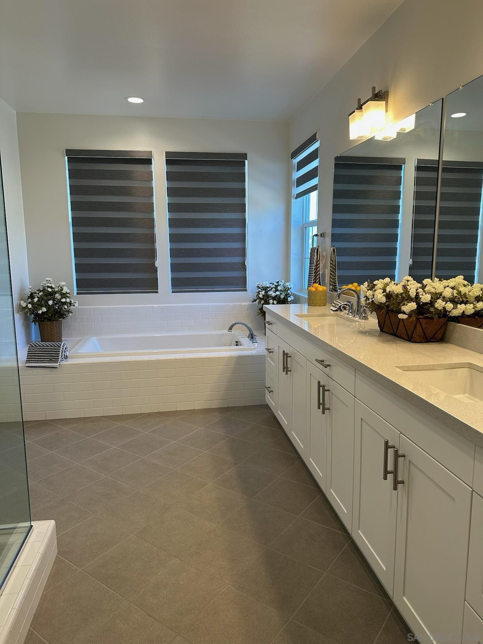 Detail Gallery Image 32 of 67 For 8005  Chalet Ln, Garden Grove,  CA 92841 - 4 Beds | 3/1 Baths