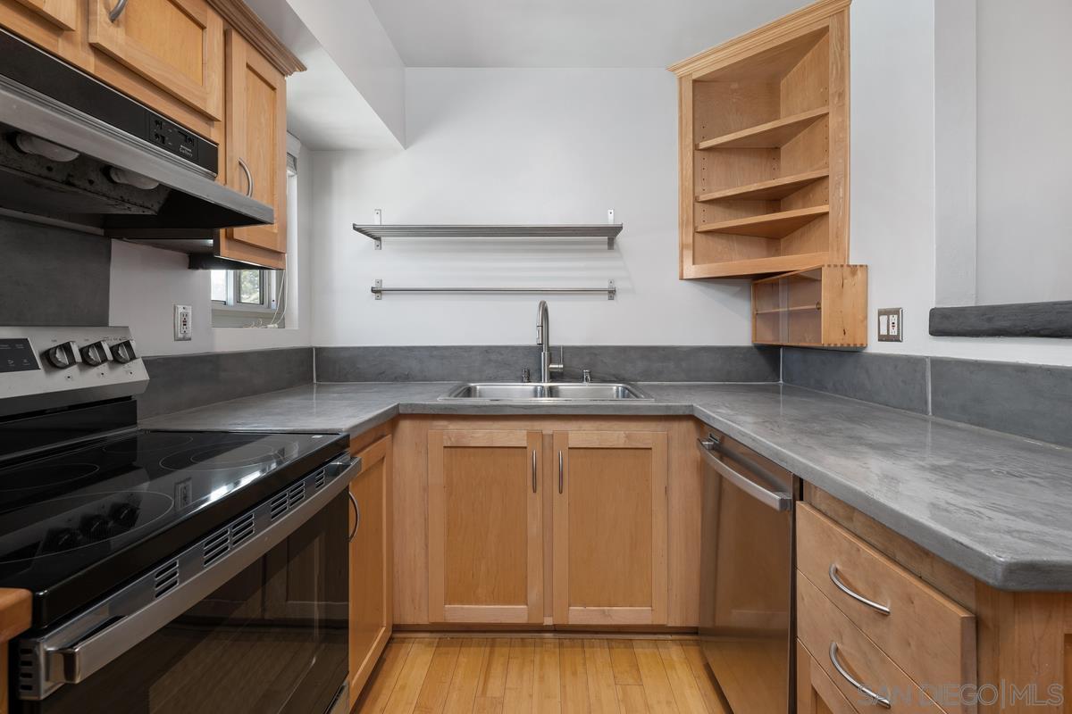 Detail Gallery Image 11 of 25 For 2600  Torrey Pines Rd  #A31,  La Jolla,  CA 92037 - 1 Beds | 1 Baths