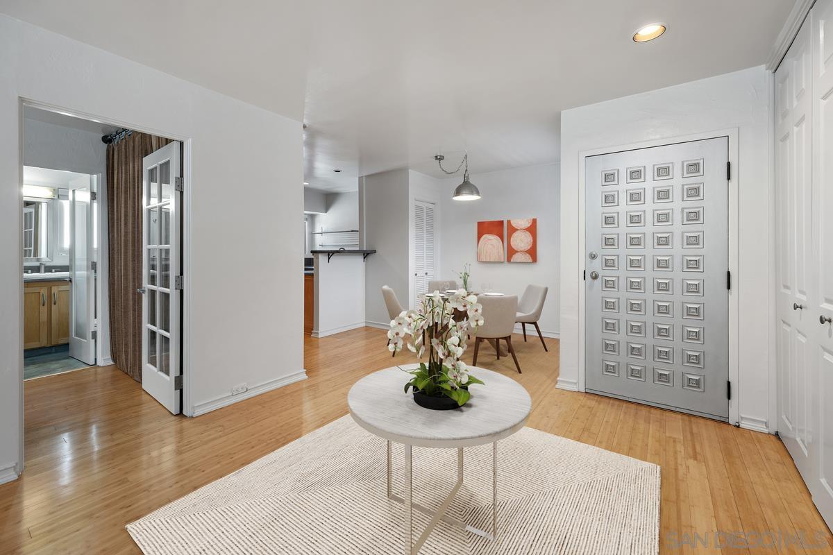 Detail Gallery Image 6 of 25 For 2600  Torrey Pines Rd  #A31,  La Jolla,  CA 92037 - 1 Beds | 1 Baths