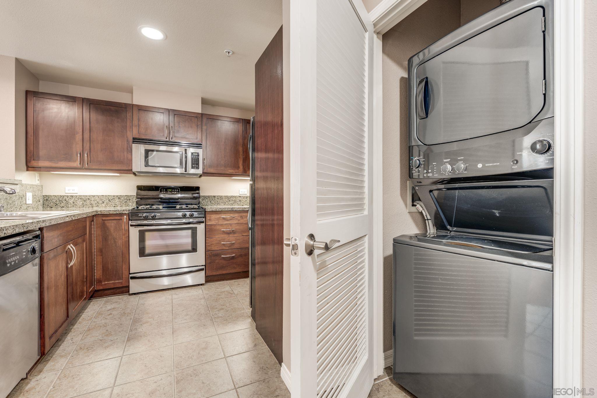 Detail Gallery Image 12 of 27 For 530  K Street  #311,  San Diego,  CA 92101 - 2 Beds | 1 Baths