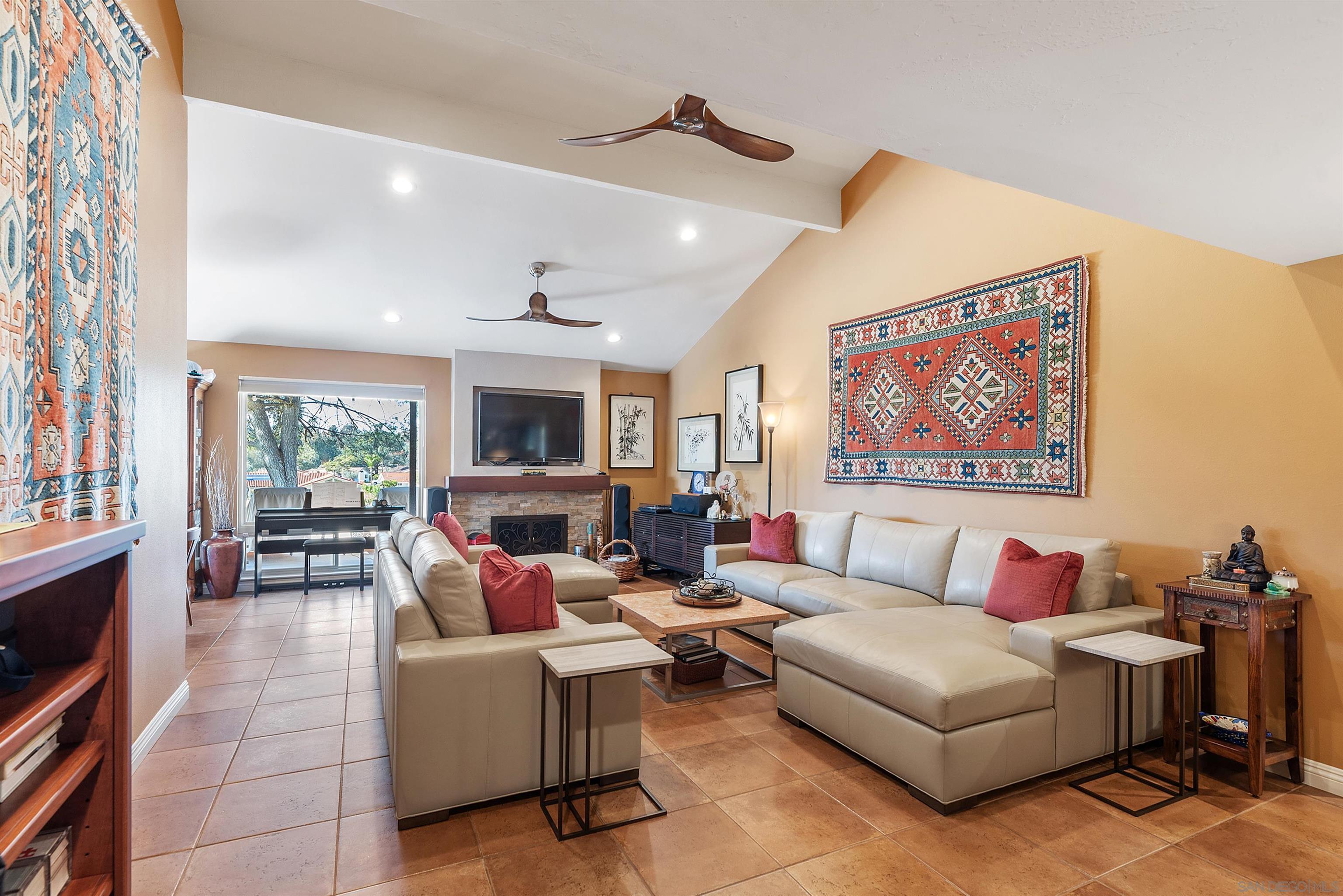 Detail Gallery Image 16 of 47 For 17976-17978  Sencillo Ln, San Diego,  CA 92128 - 4 Beds | 4 Baths