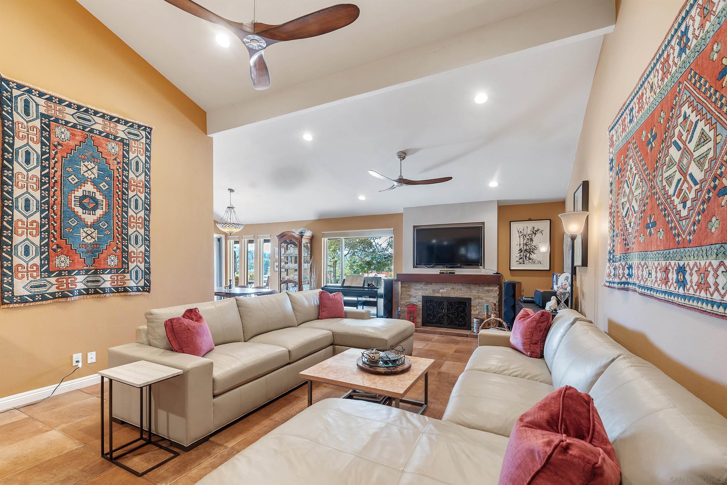 Detail Gallery Image 17 of 47 For 17976-17978  Sencillo Ln, San Diego,  CA 92128 - 4 Beds | 4 Baths