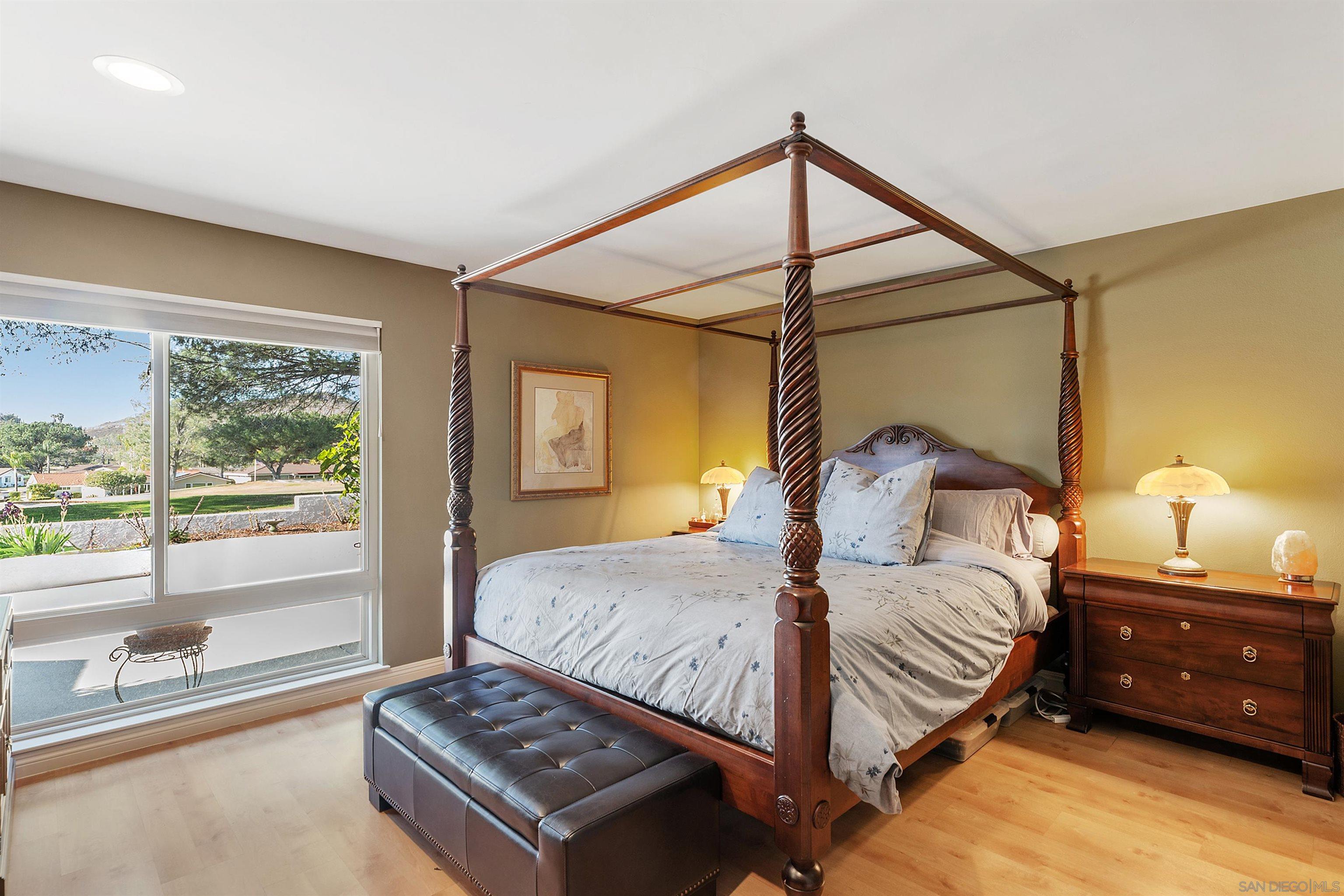 Detail Gallery Image 18 of 47 For 17976-17978  Sencillo Ln, San Diego,  CA 92128 - 4 Beds | 4 Baths