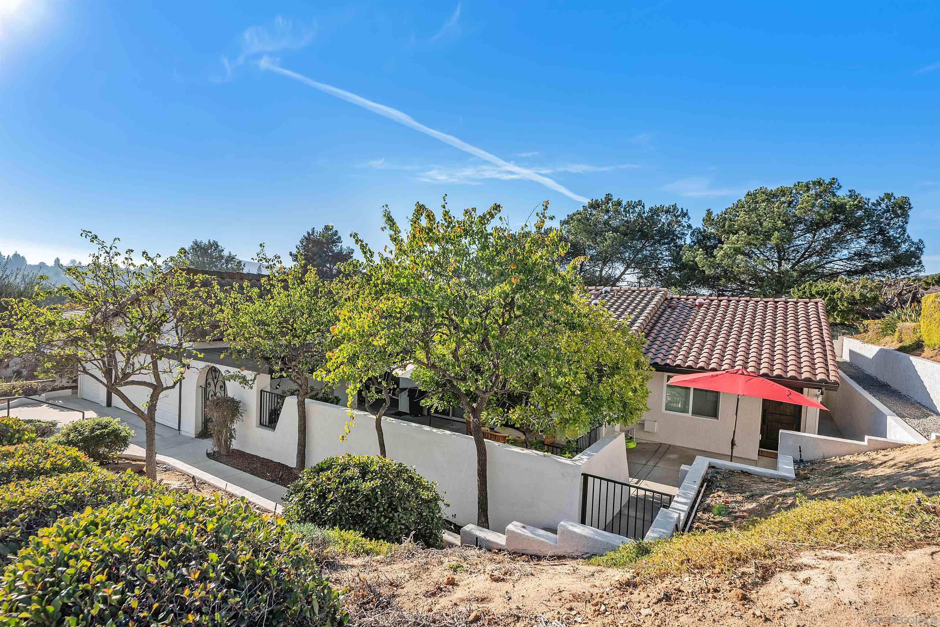 Detail Gallery Image 3 of 47 For 17976-17978  Sencillo Ln, San Diego,  CA 92128 - 4 Beds | 4 Baths