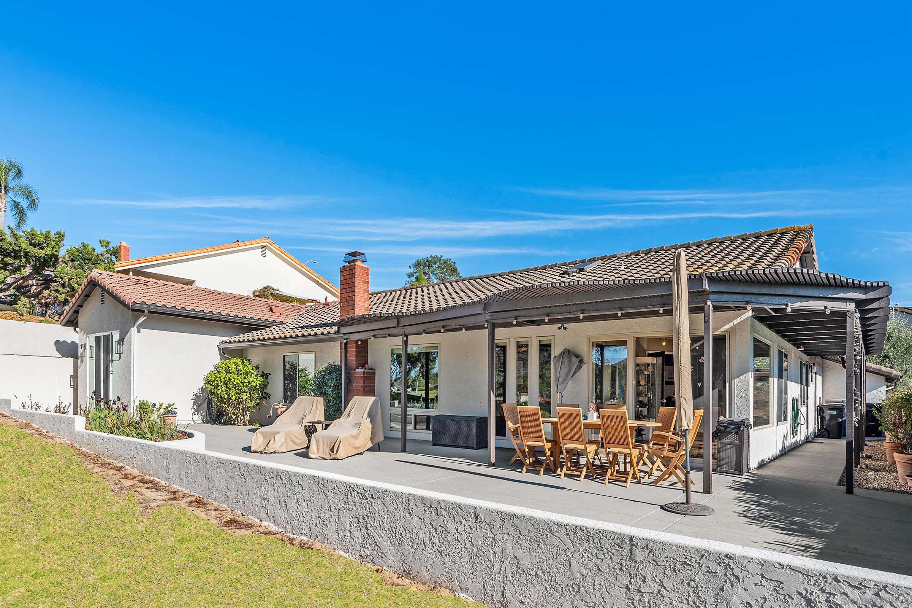 Detail Gallery Image 29 of 47 For 17976-17978  Sencillo Ln, San Diego,  CA 92128 - 4 Beds | 4 Baths