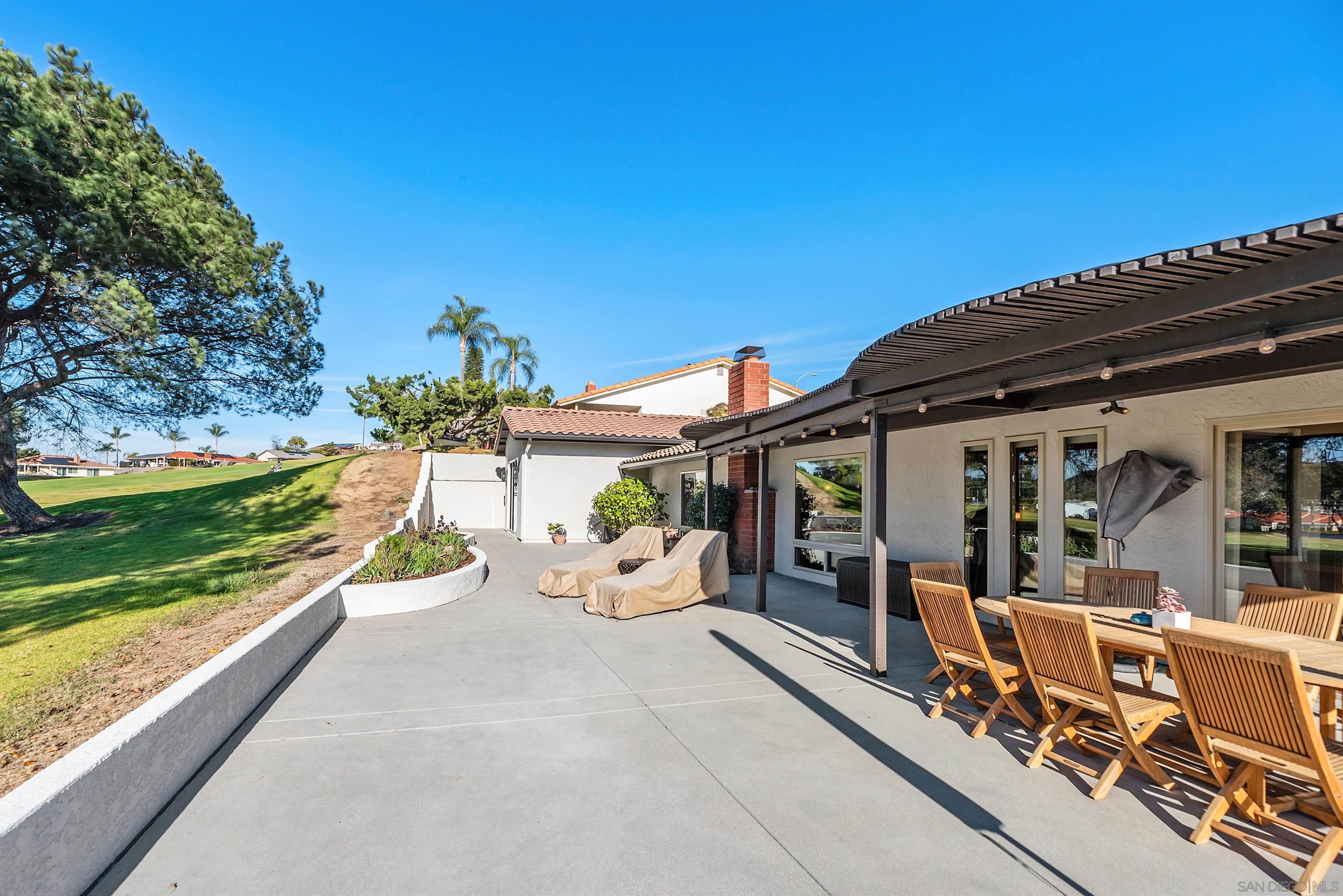 Detail Gallery Image 30 of 47 For 17976-17978  Sencillo Ln, San Diego,  CA 92128 - 4 Beds | 4 Baths