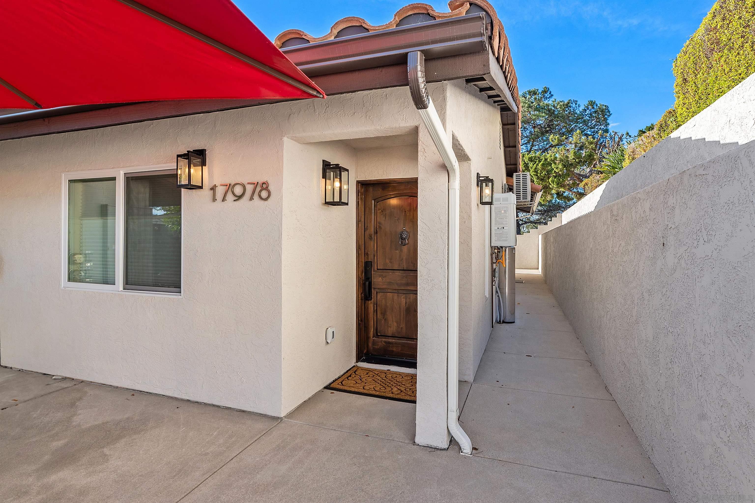 Detail Gallery Image 32 of 47 For 17976-17978  Sencillo Ln, San Diego,  CA 92128 - 4 Beds | 4 Baths