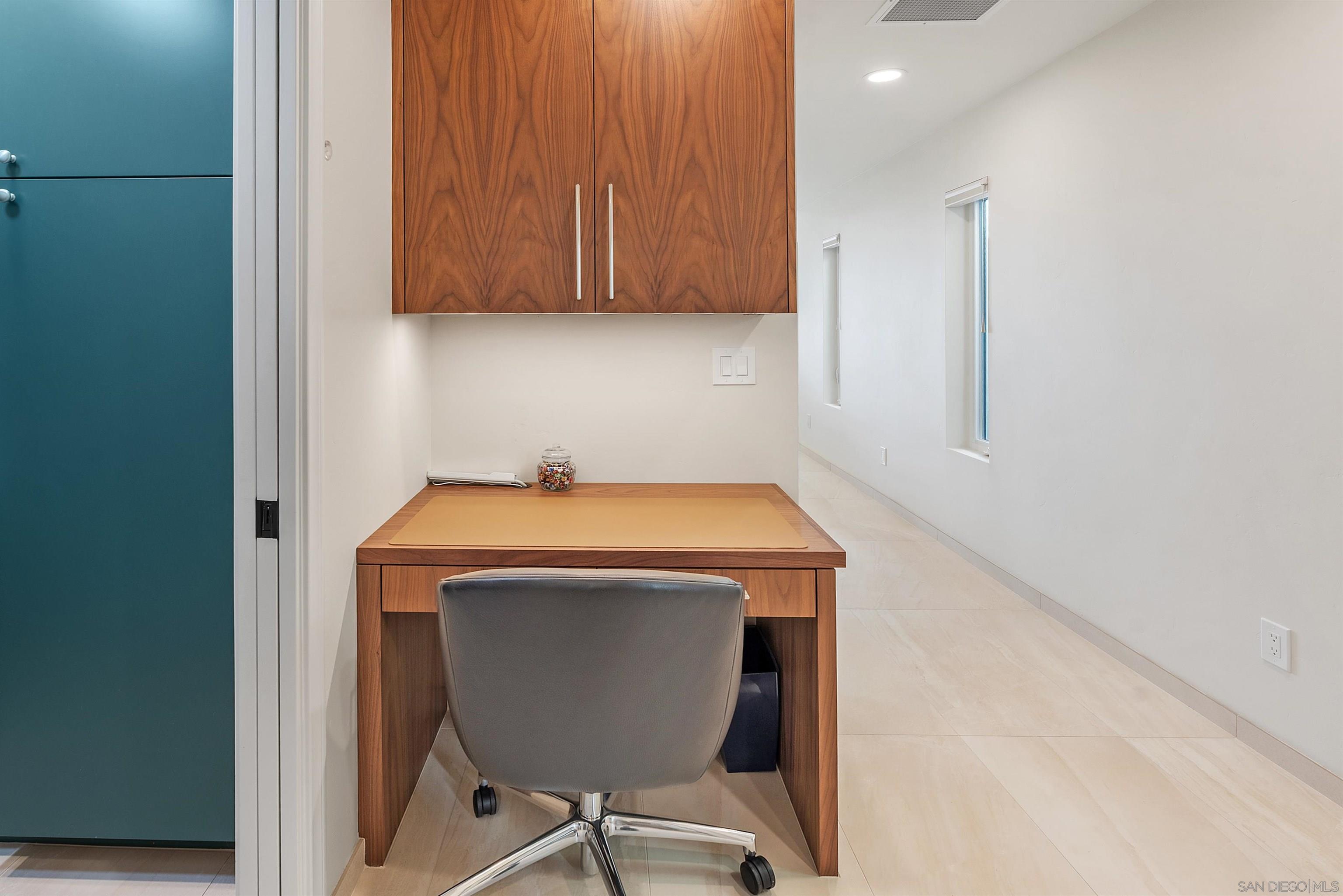 Detail Gallery Image 34 of 47 For 17976-17978  Sencillo Ln, San Diego,  CA 92128 - 4 Beds | 4 Baths