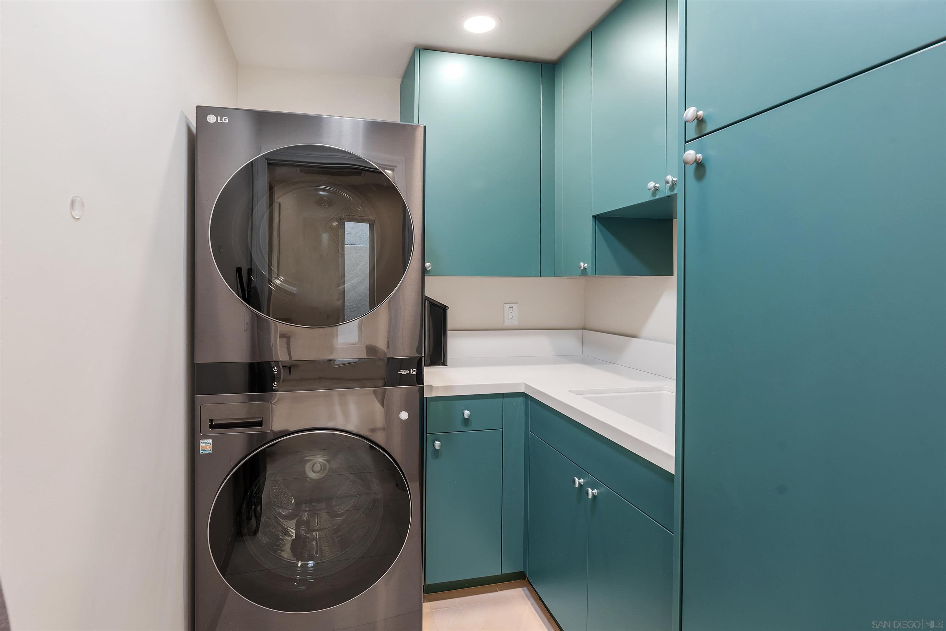 Detail Gallery Image 35 of 47 For 17976-17978  Sencillo Ln, San Diego,  CA 92128 - 4 Beds | 4 Baths