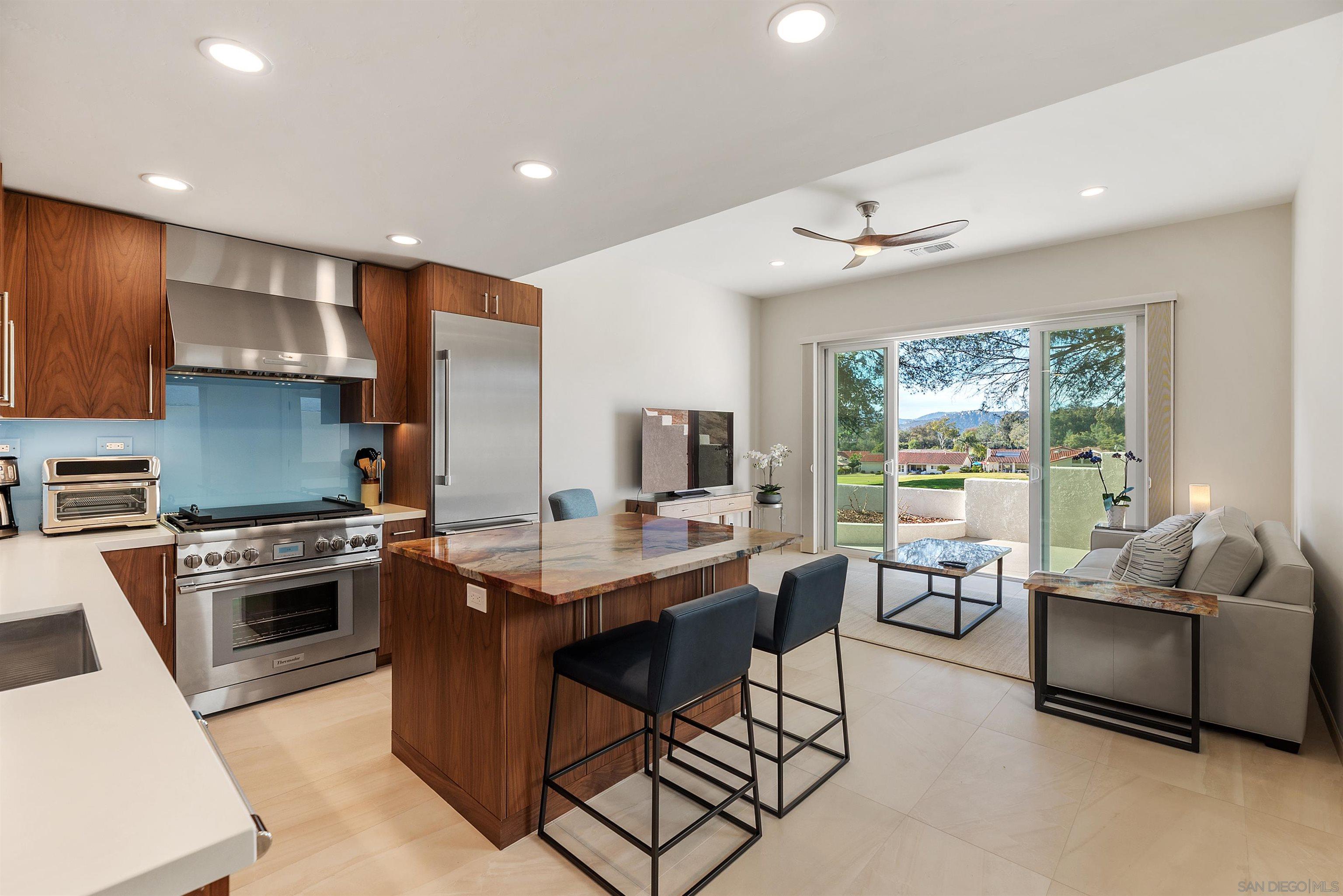 Detail Gallery Image 40 of 47 For 17976-17978  Sencillo Ln, San Diego,  CA 92128 - 4 Beds | 4 Baths