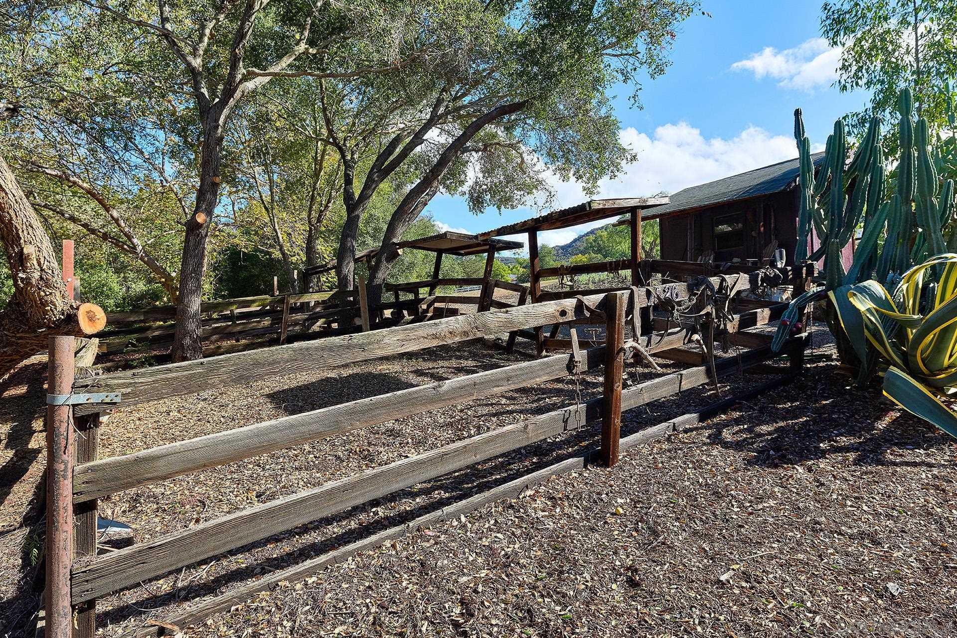 Detail Gallery Image 24 of 40 For 15260  Vali Hai Rd, Poway,  CA 92064 - 4 Beds | 3 Baths