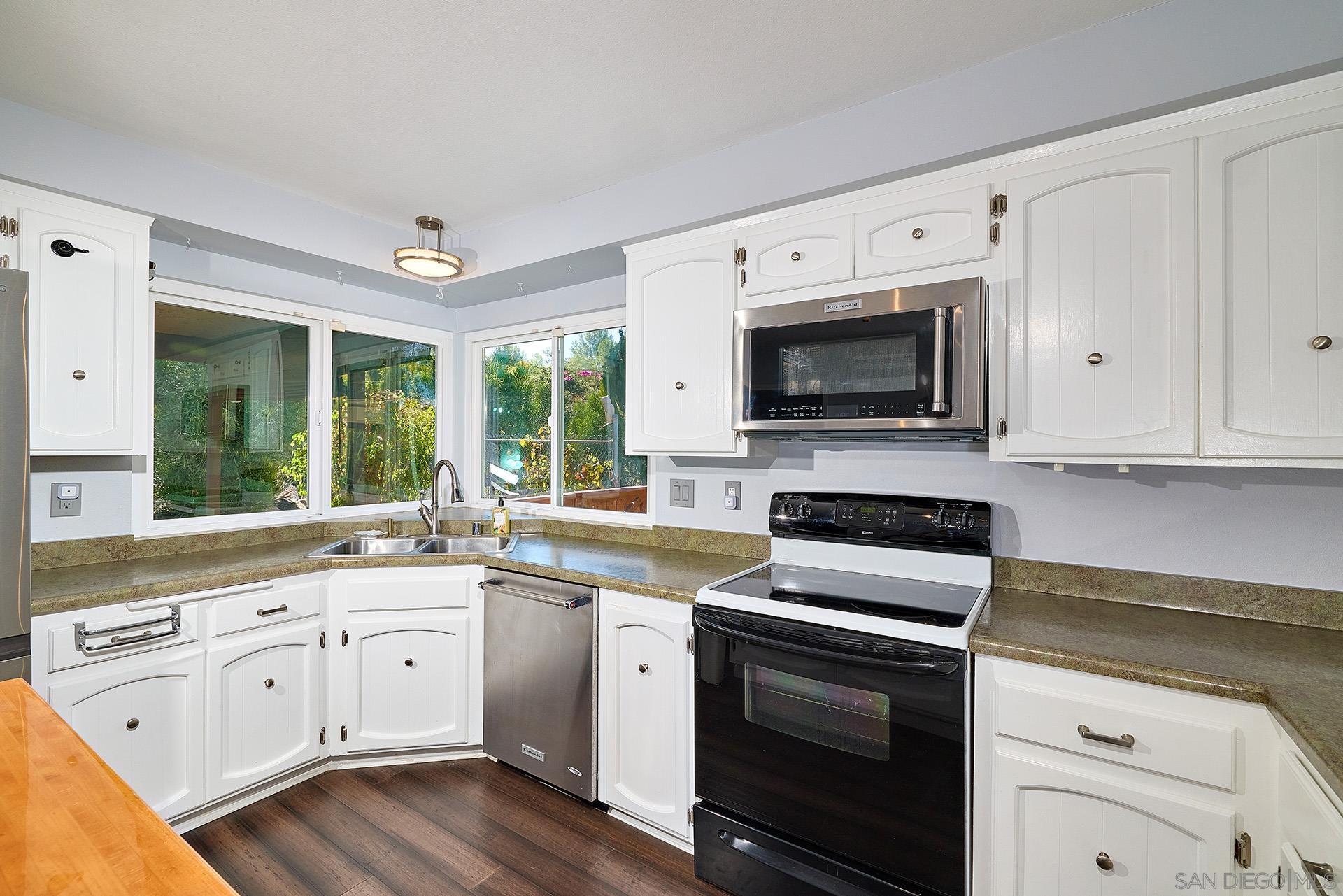 Detail Gallery Image 6 of 40 For 15260  Vali Hai Rd, Poway,  CA 92064 - 4 Beds | 3 Baths