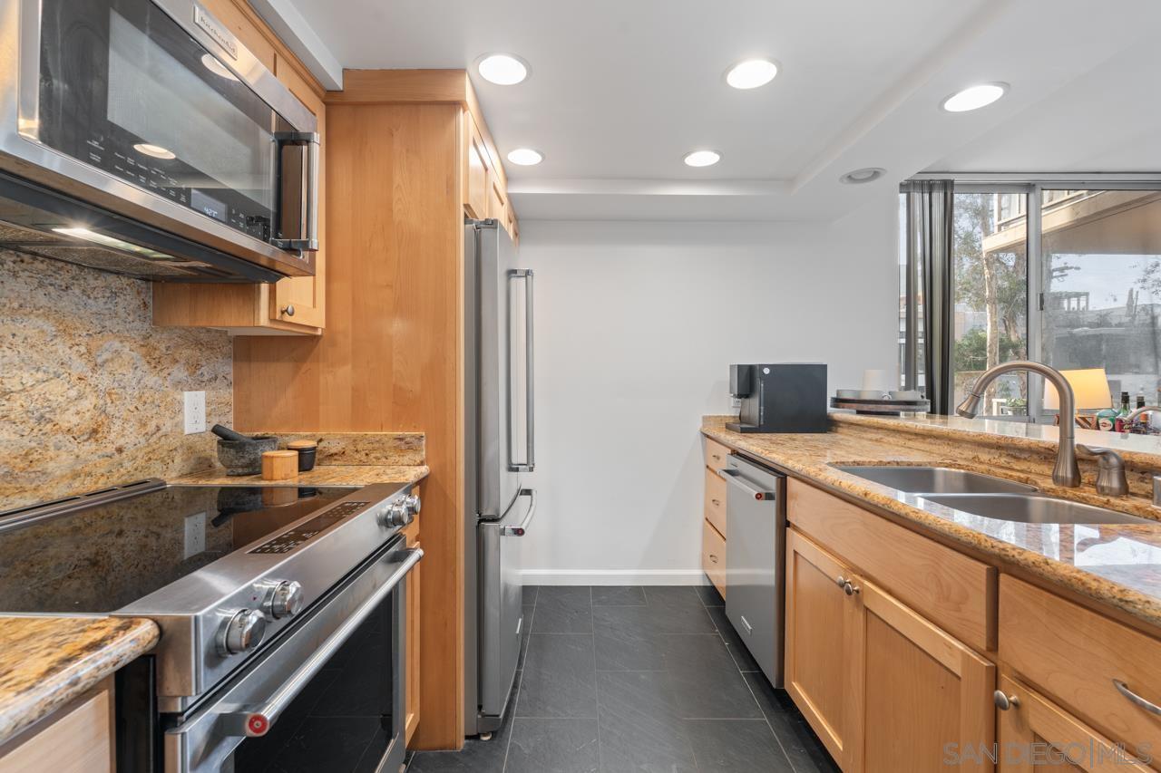 Detail Gallery Image 5 of 68 For 3635  7th Ave  2d,  San Diego,  CA 92103 - 2 Beds | 2 Baths