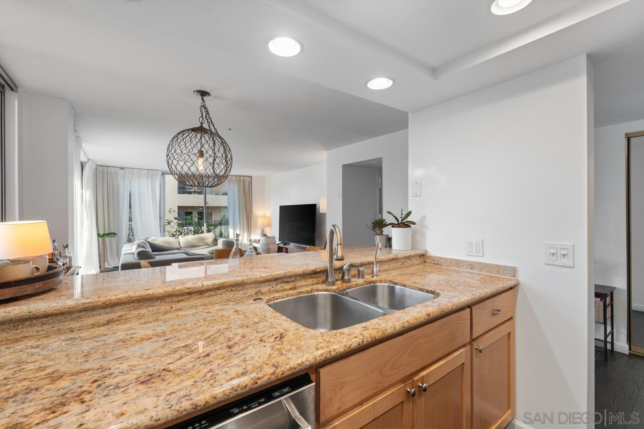 Detail Gallery Image 7 of 68 For 3635  7th Ave  2d,  San Diego,  CA 92103 - 2 Beds | 2 Baths