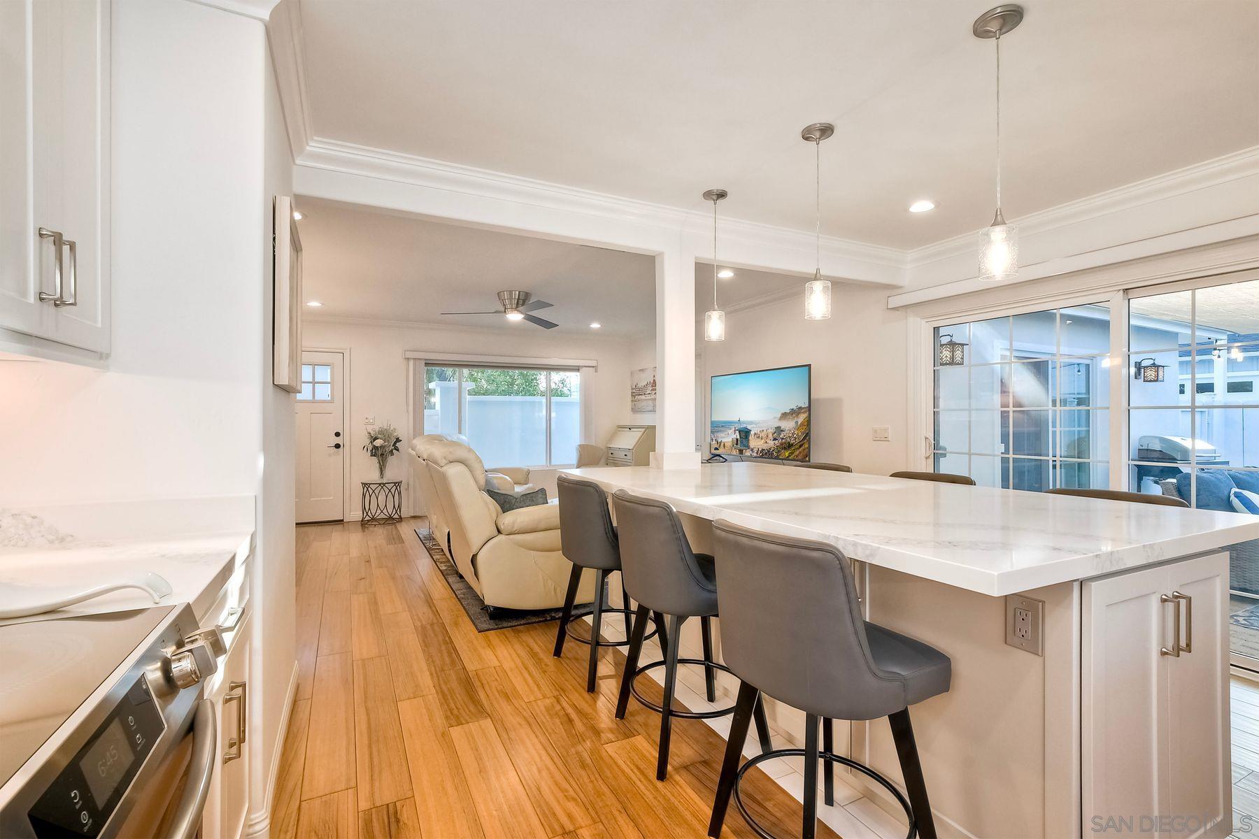 Detail Gallery Image 13 of 65 For 1221  4th St, Coronado,  CA 92118 - 2 Beds | 1 Baths