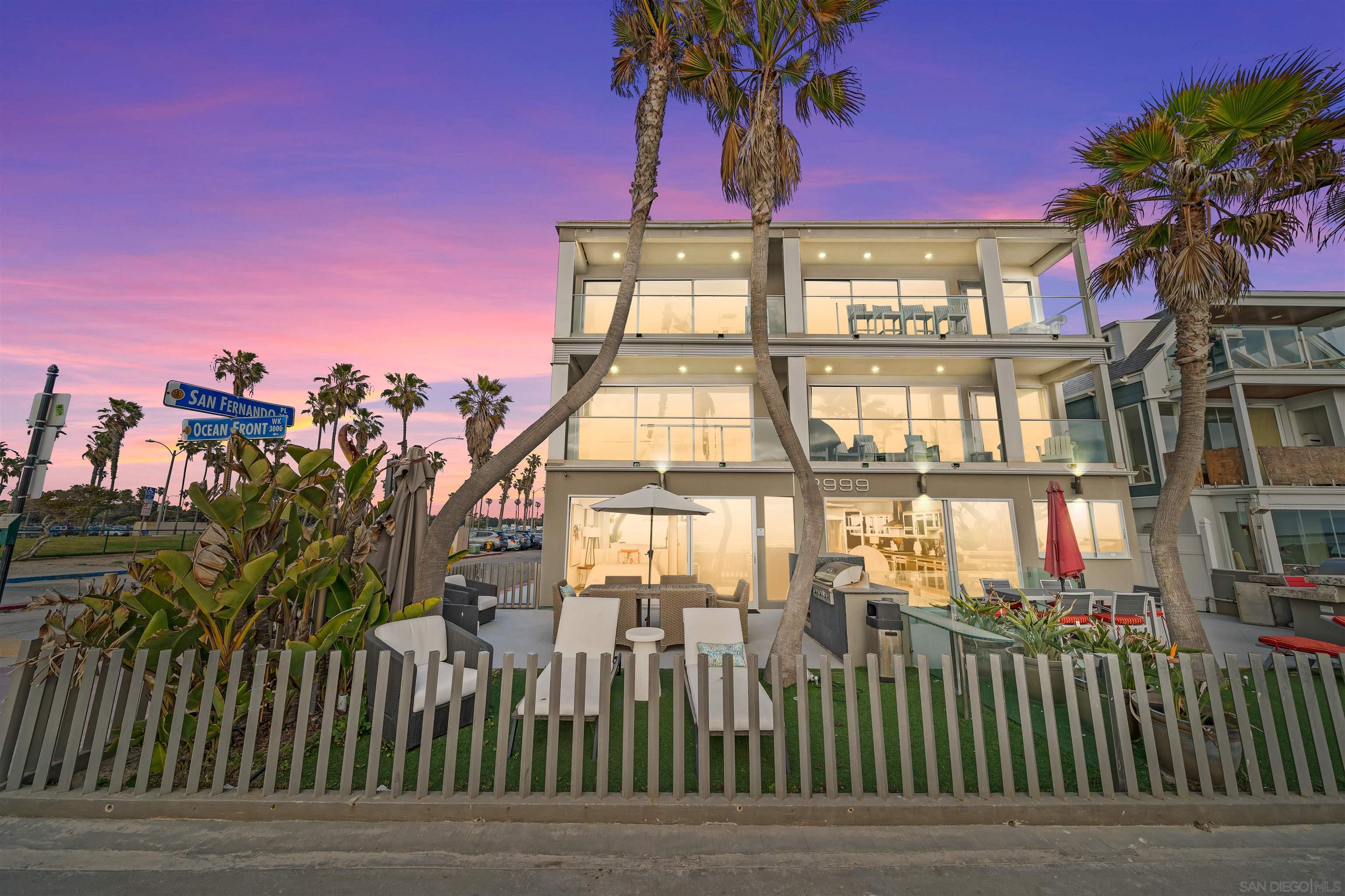 Detail Gallery Image 15 of 37 For 2999  Ocean Front Walk  #1,  San Diego,  CA 92109 - 2 Beds | 2/1 Baths