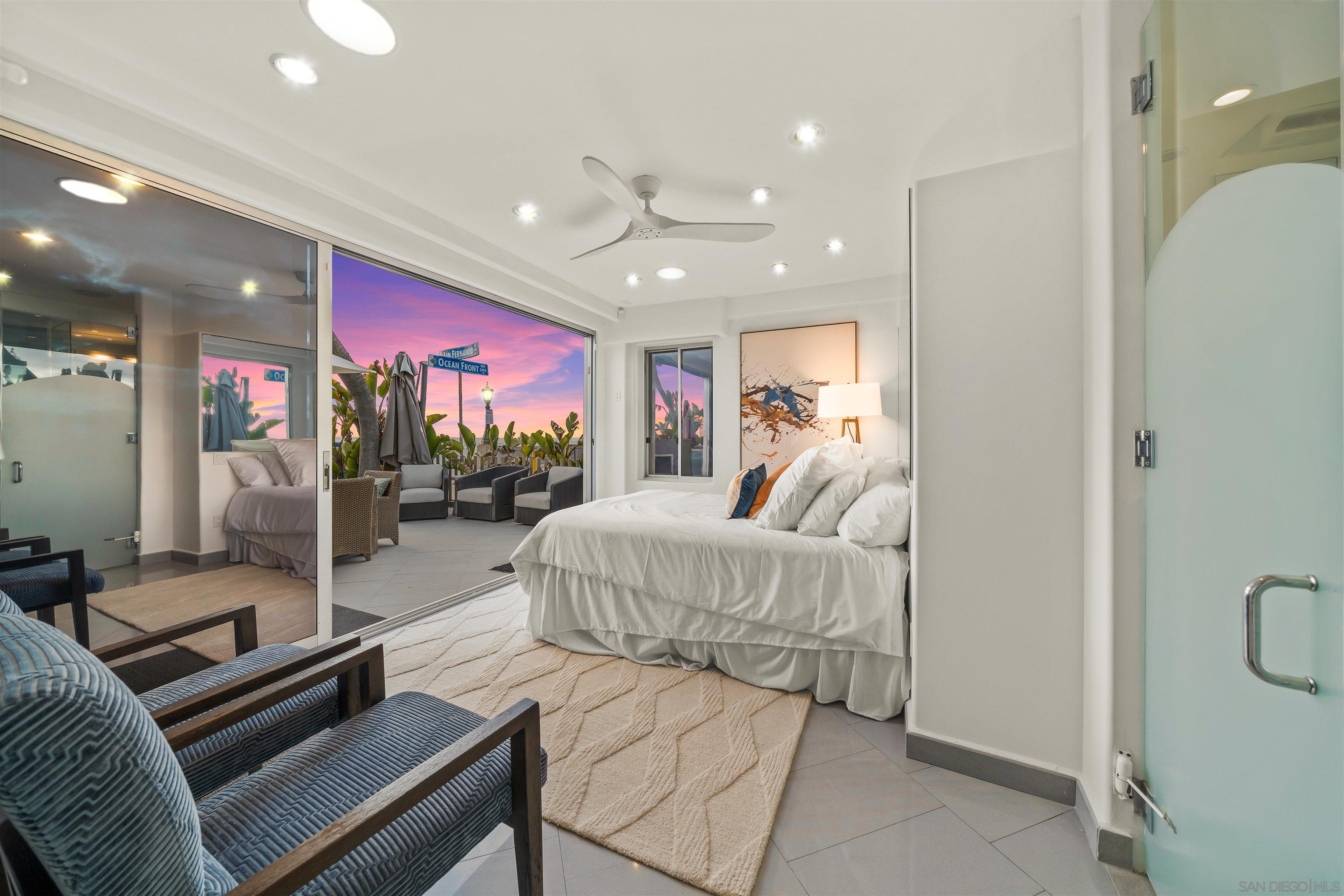 Detail Gallery Image 17 of 37 For 2999  Ocean Front Walk  #1,  San Diego,  CA 92109 - 2 Beds | 2/1 Baths