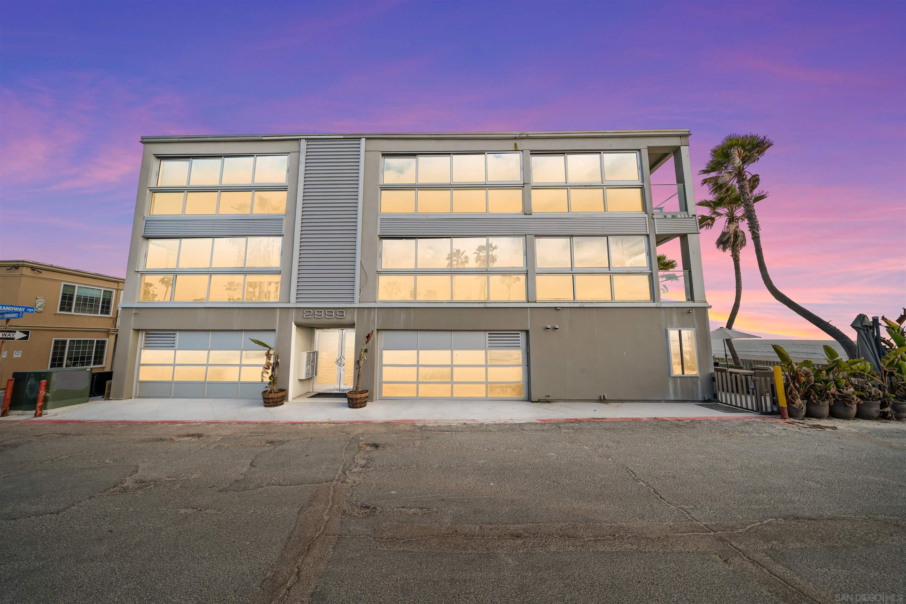 Detail Gallery Image 35 of 37 For 2999  Ocean Front Walk  #1,  San Diego,  CA 92109 - 2 Beds | 2/1 Baths