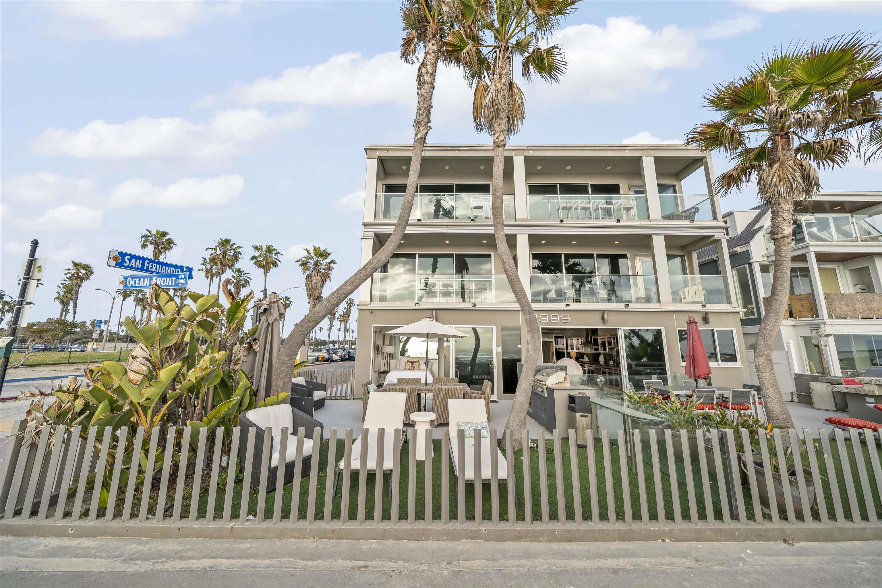 Detail Gallery Image 36 of 37 For 2999  Ocean Front Walk  #1,  San Diego,  CA 92109 - 2 Beds | 2/1 Baths
