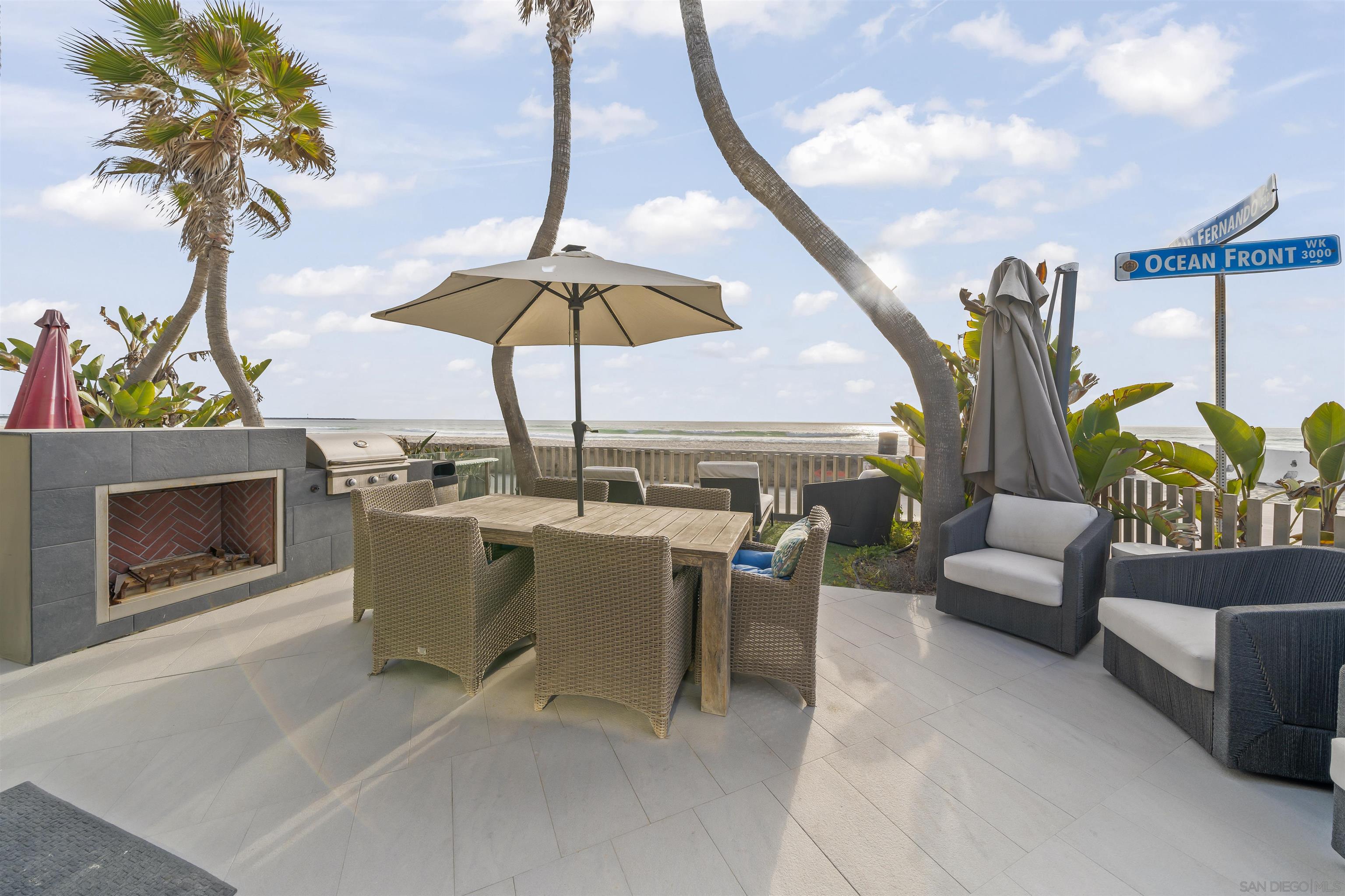 Detail Gallery Image 9 of 37 For 2999  Ocean Front Walk  #1,  San Diego,  CA 92109 - 2 Beds | 2/1 Baths