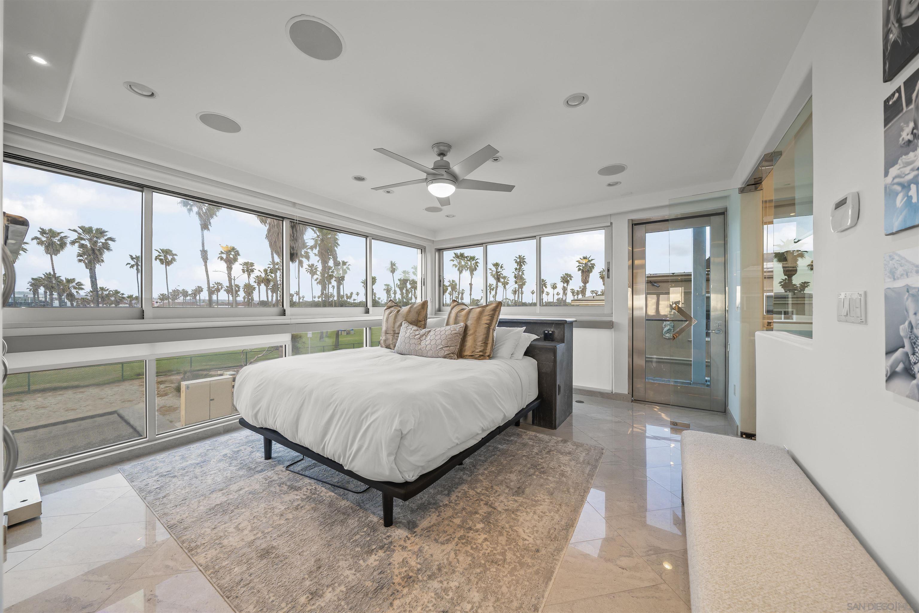 Detail Gallery Image 12 of 25 For 2999  Ocean Front Walk  #2,  San Diego,  CA 92109 - 2 Beds | 2 Baths