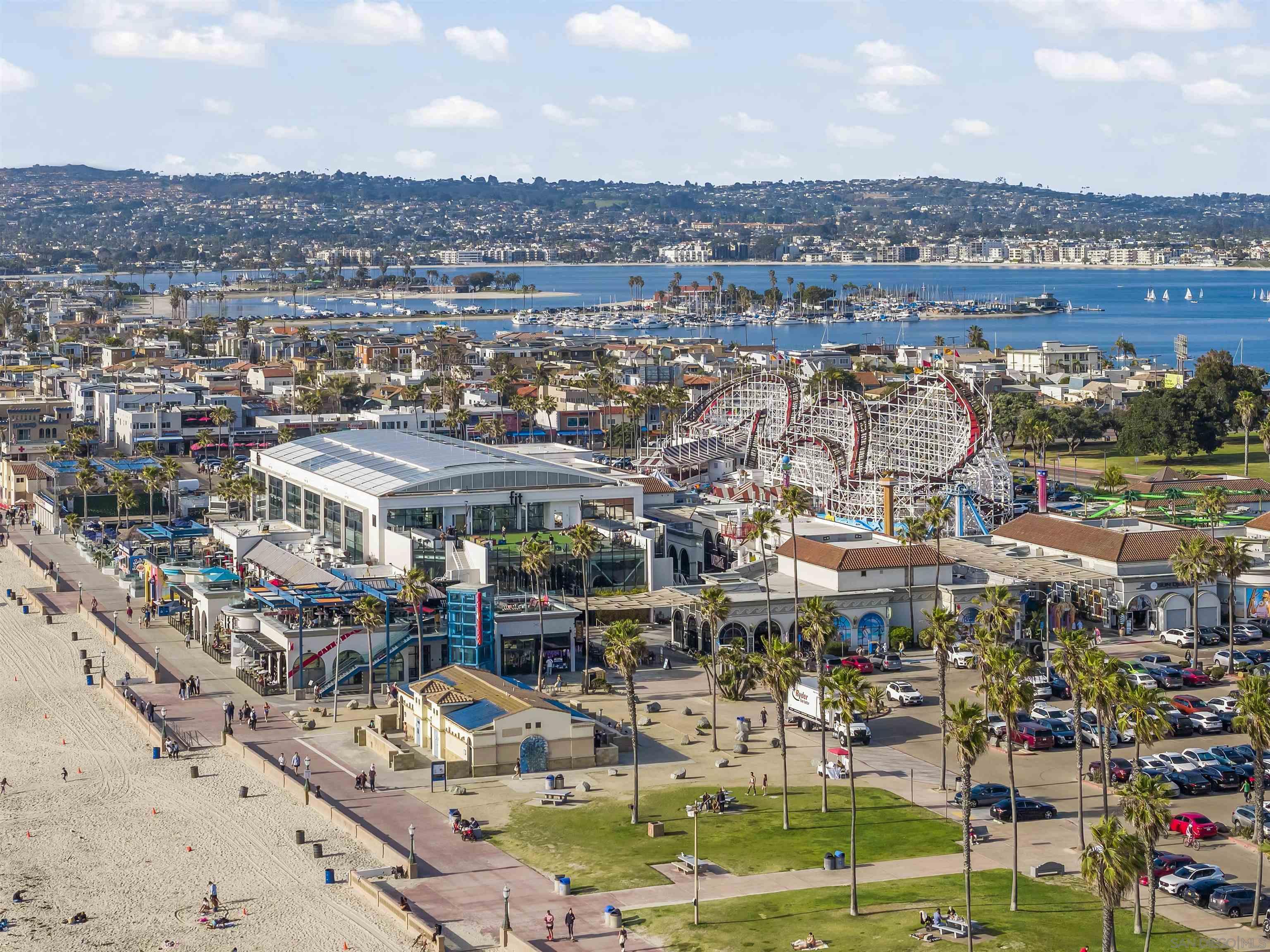 Detail Gallery Image 20 of 25 For 2999  Ocean Front Walk  #2,  San Diego,  CA 92109 - 2 Beds | 2 Baths