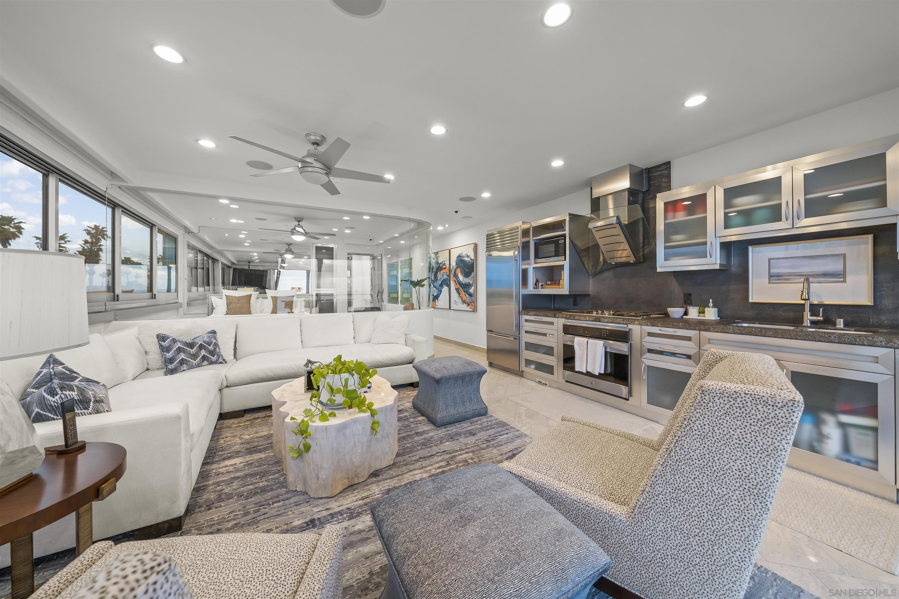 Detail Gallery Image 7 of 25 For 2999  Ocean Front Walk  #2,  San Diego,  CA 92109 - 2 Beds | 2 Baths