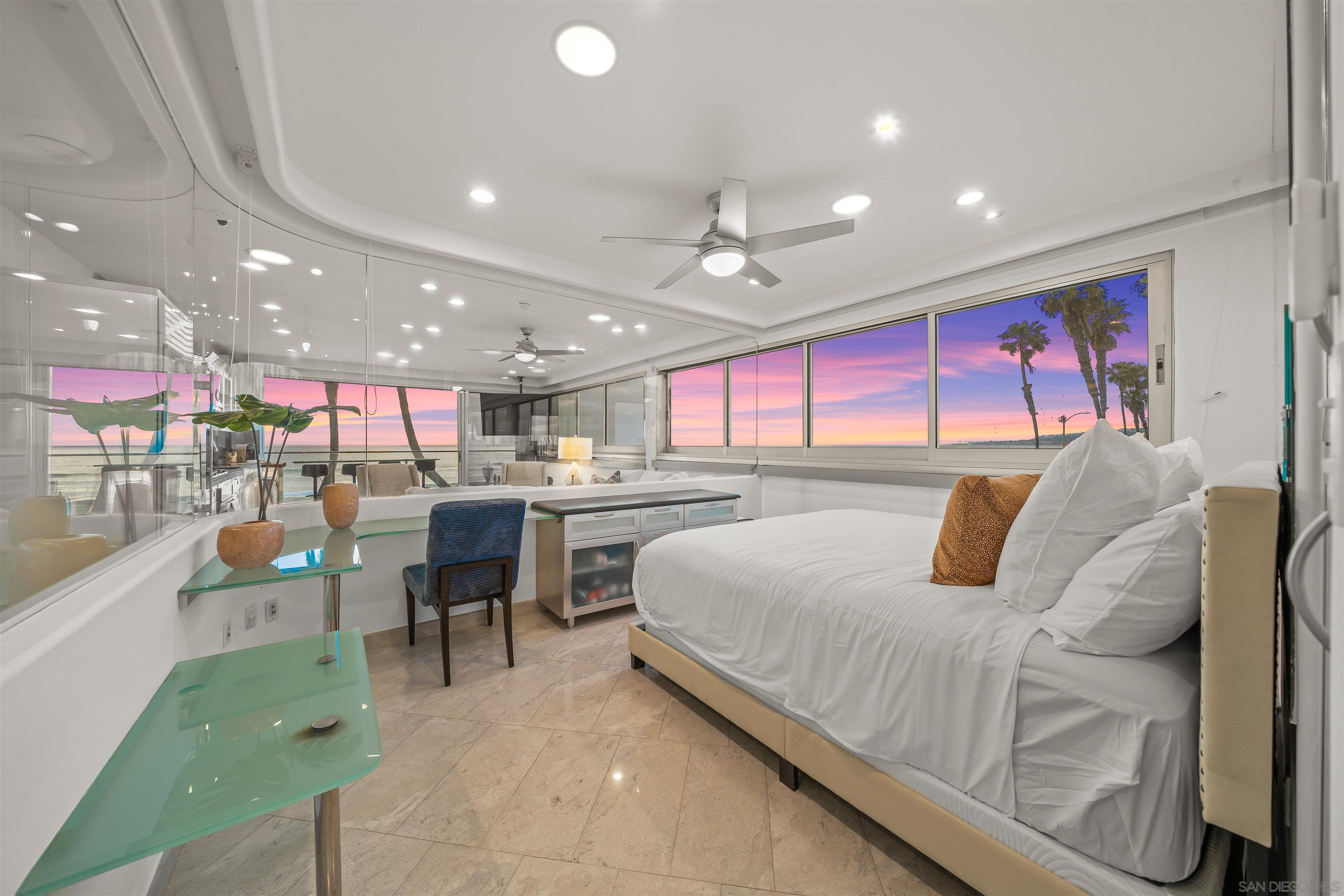 Detail Gallery Image 9 of 25 For 2999  Ocean Front Walk  #2,  San Diego,  CA 92109 - 2 Beds | 2 Baths