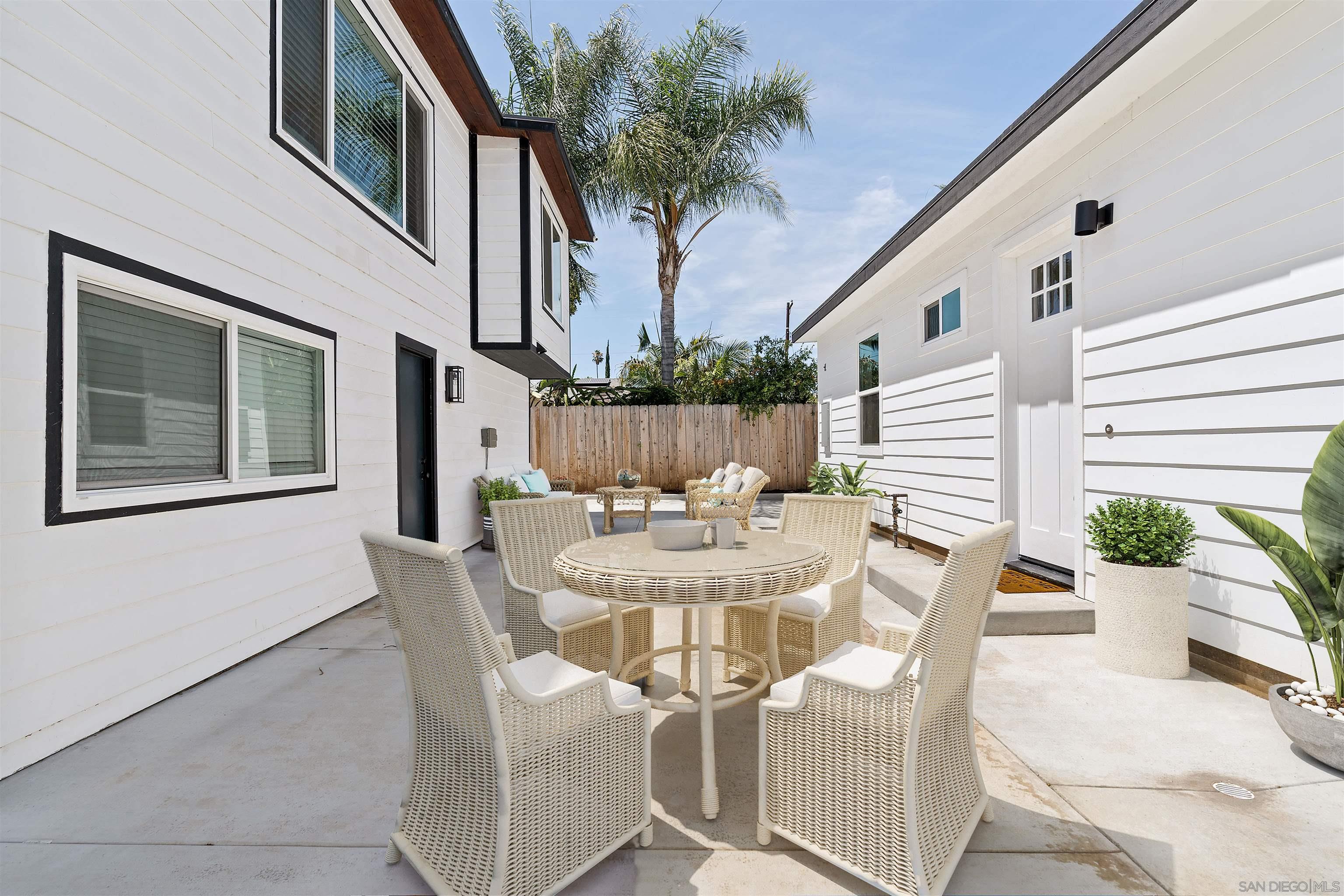 Detail Gallery Image 30 of 39 For 1160  Erica St, Escondido,  CA 92027 - 6 Beds | 4 Baths