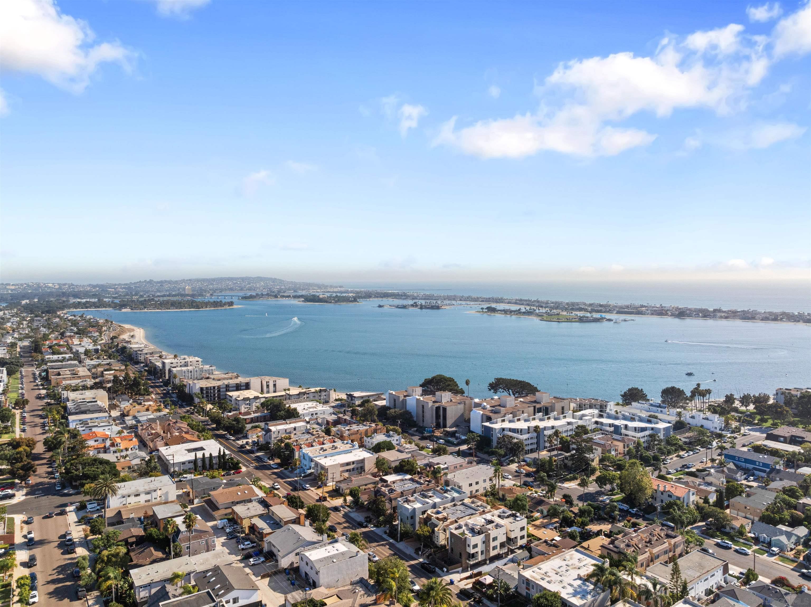 Detail Gallery Image 33 of 39 For 1654  Oliver Ave  #6,  San Diego,  CA 92109 - 2 Beds | 2 Baths