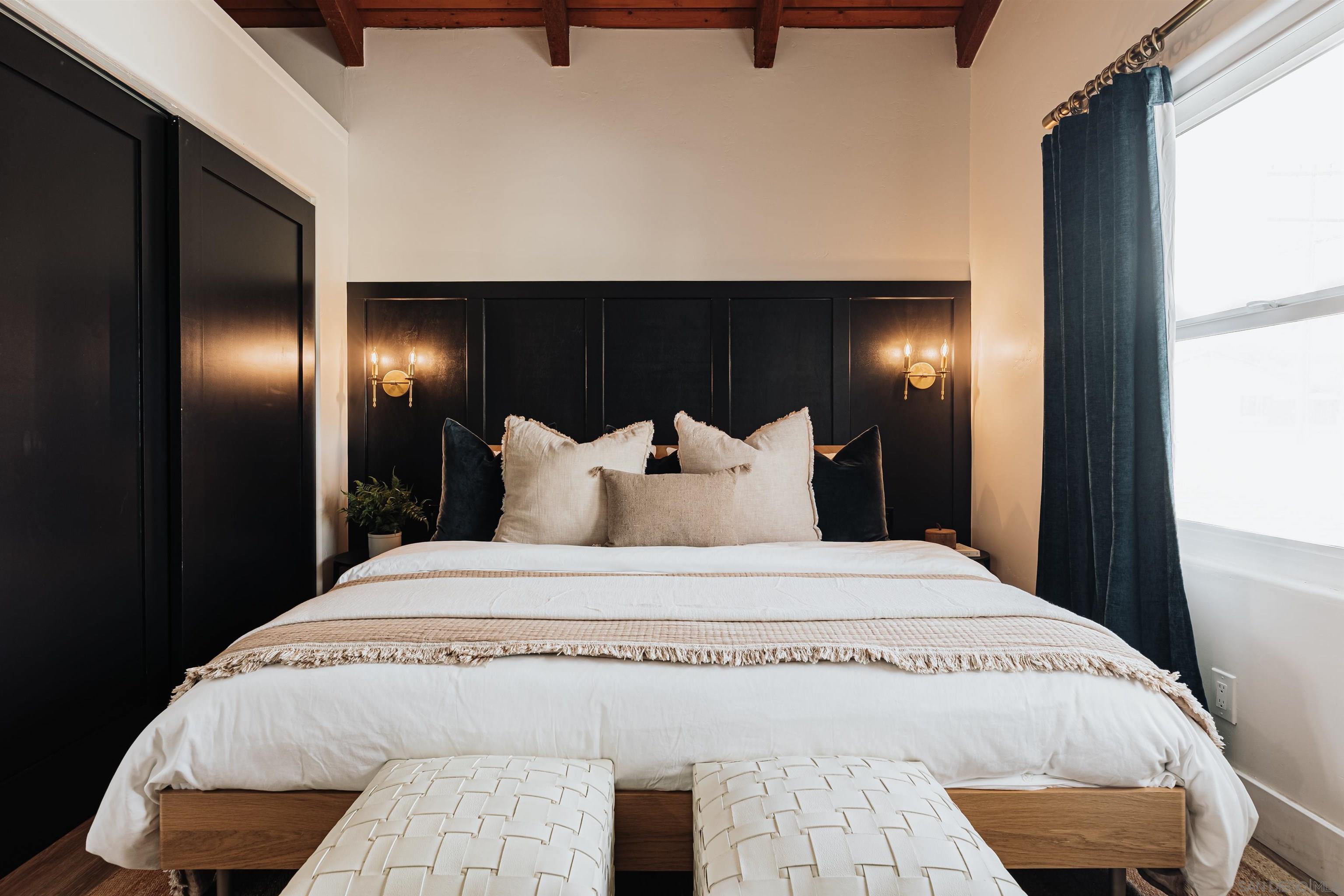 Detail Gallery Image 3 of 56 For 324 S Nevada St, Oceanside,  CA 92054 - 5 Beds | 3 Baths