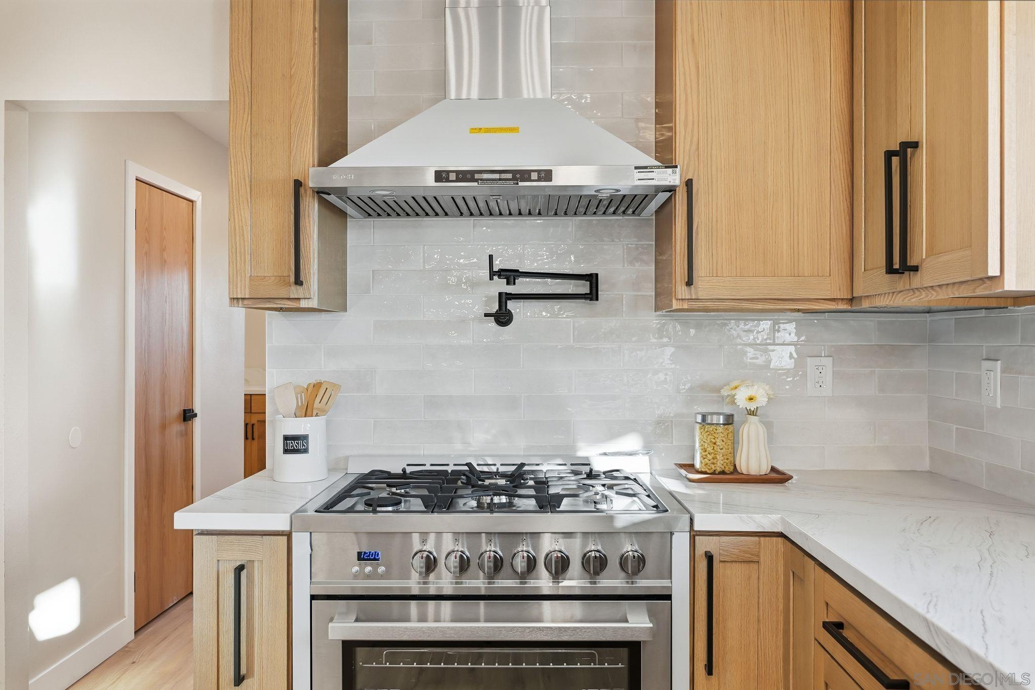 Detail Gallery Image 15 of 59 For 4177  Conrad Dr, Spring Valley,  CA 91977 - 4 Beds | 4/1 Baths