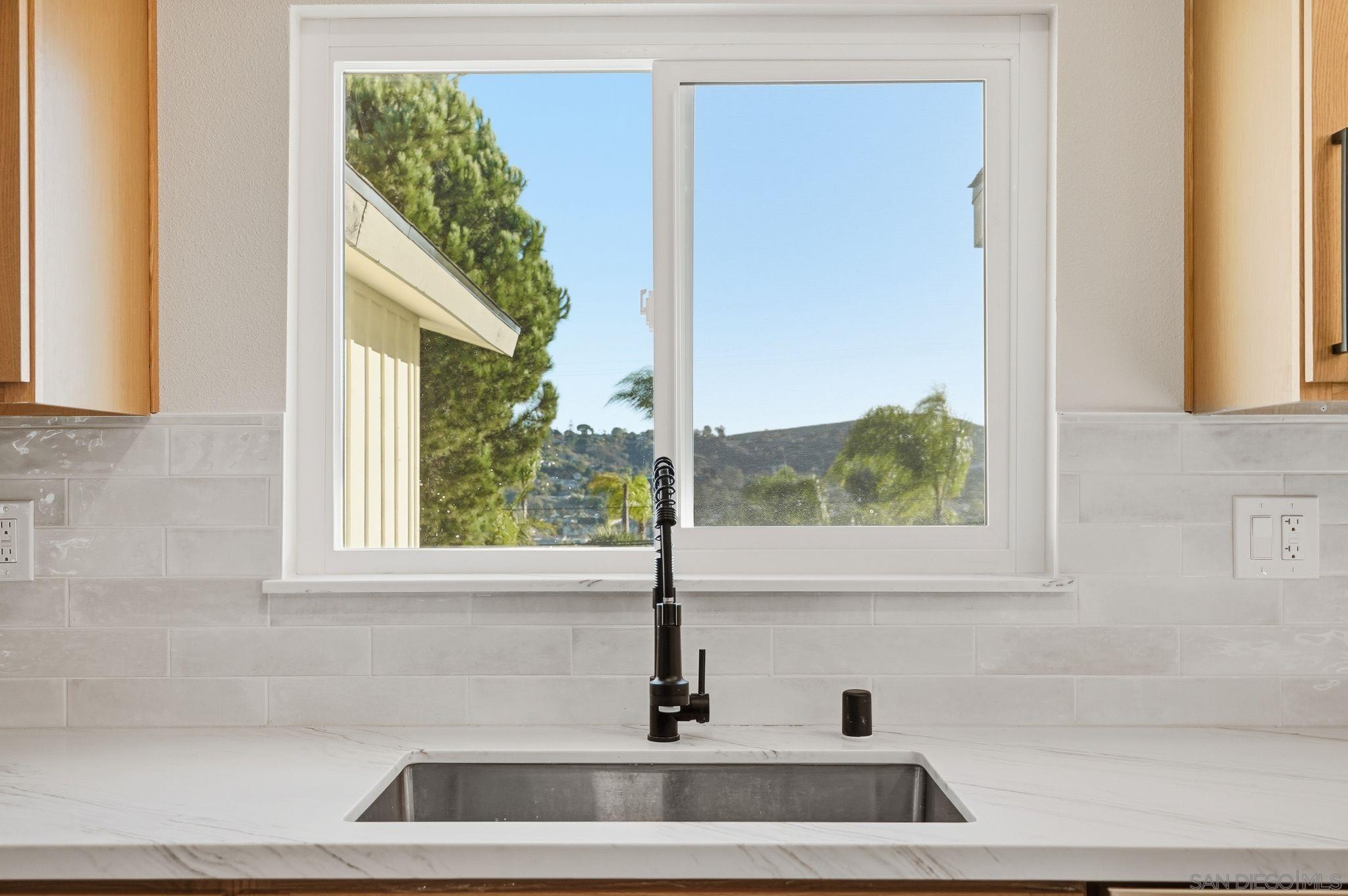 Detail Gallery Image 16 of 59 For 4177  Conrad Dr, Spring Valley,  CA 91977 - 4 Beds | 4/1 Baths