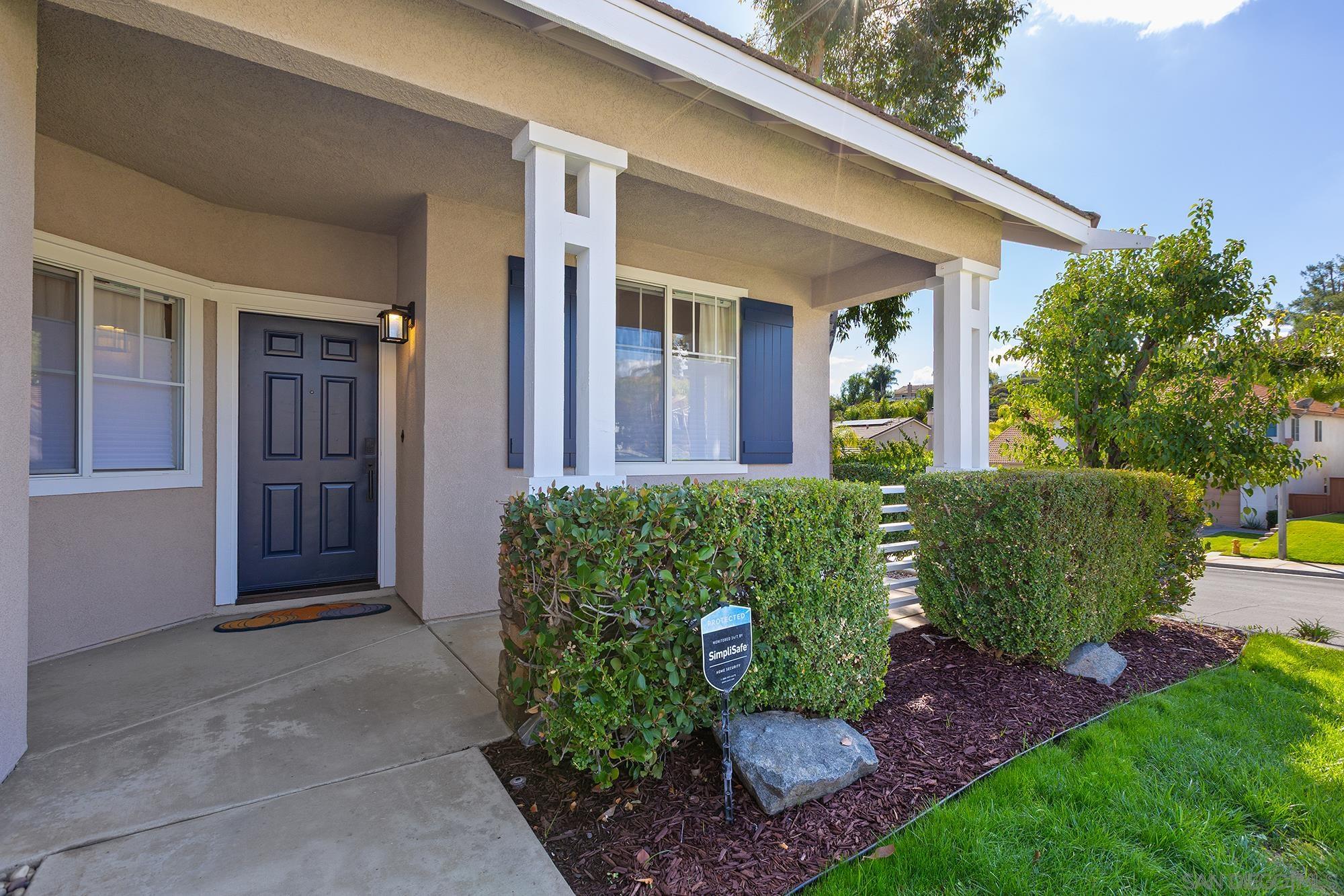 Detail Gallery Image 4 of 38 For 33451  Victoria Ct, Temecula,  CA 92592 - 4 Beds | 2 Baths