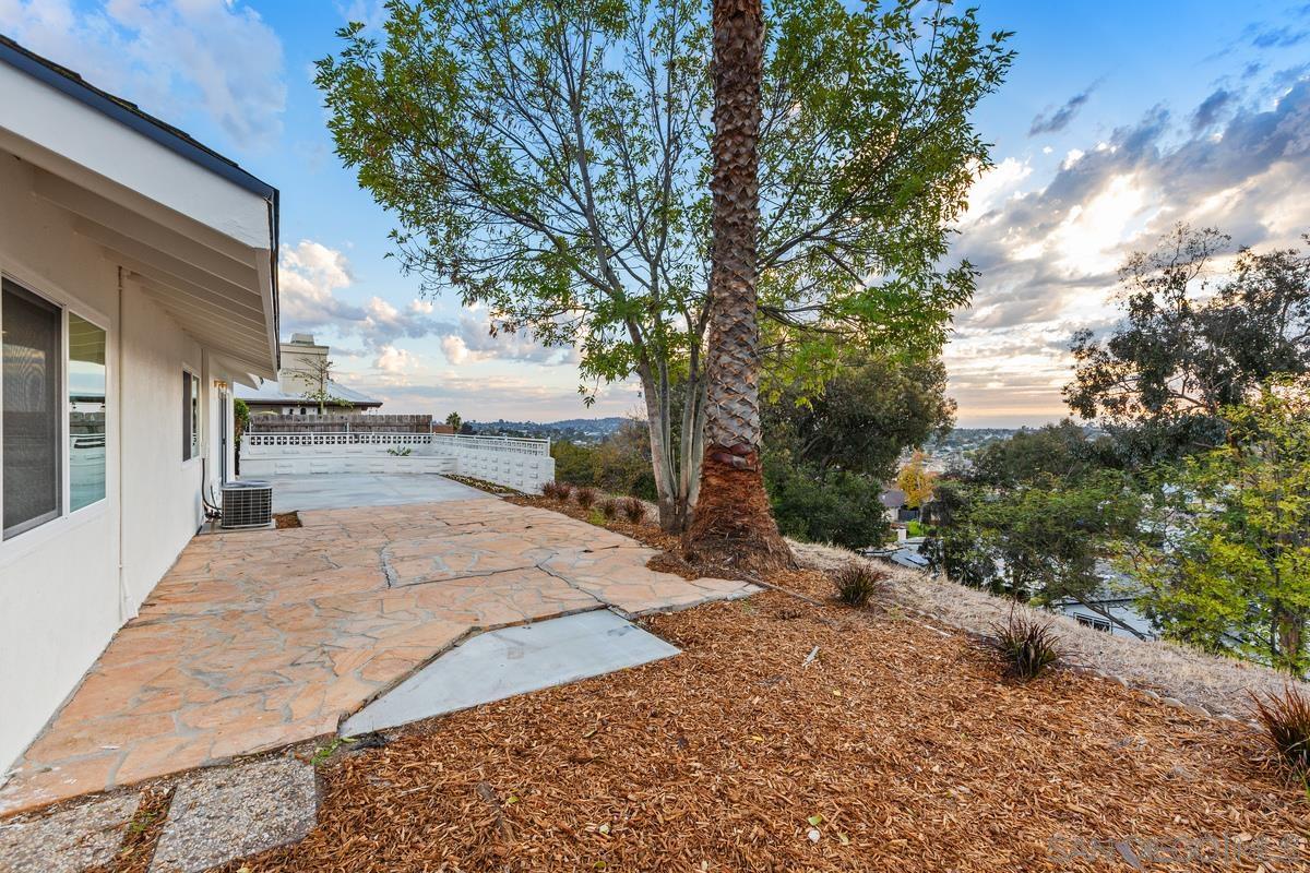 Detail Gallery Image 11 of 14 For 6428  Lake Apopka Pl, San Diego,  CA 92119 - 3 Beds | 2 Baths
