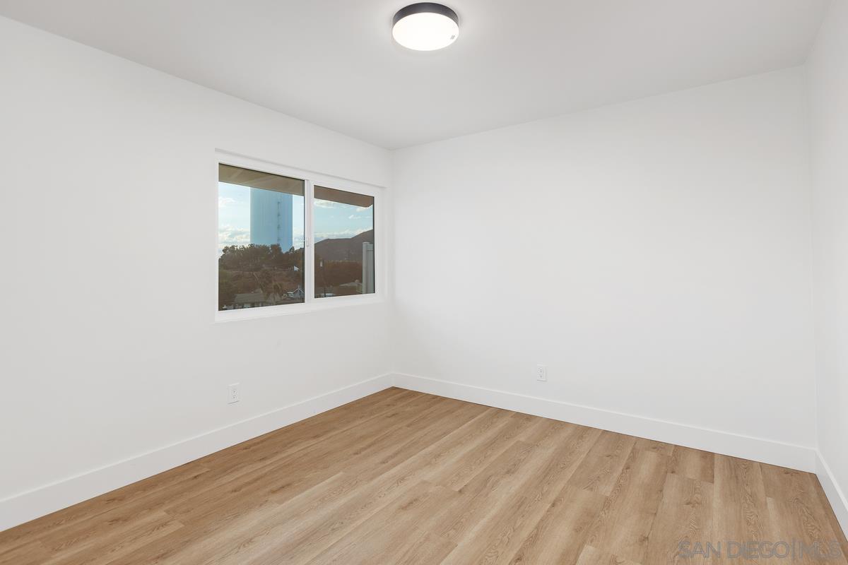 Detail Gallery Image 9 of 14 For 6428  Lake Apopka Pl, San Diego,  CA 92119 - 3 Beds | 2 Baths