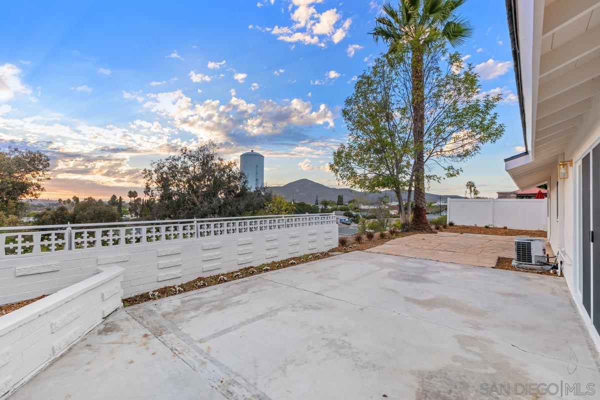 Detail Gallery Image 10 of 14 For 6428  Lake Apopka Pl, San Diego,  CA 92119 - 3 Beds | 2 Baths