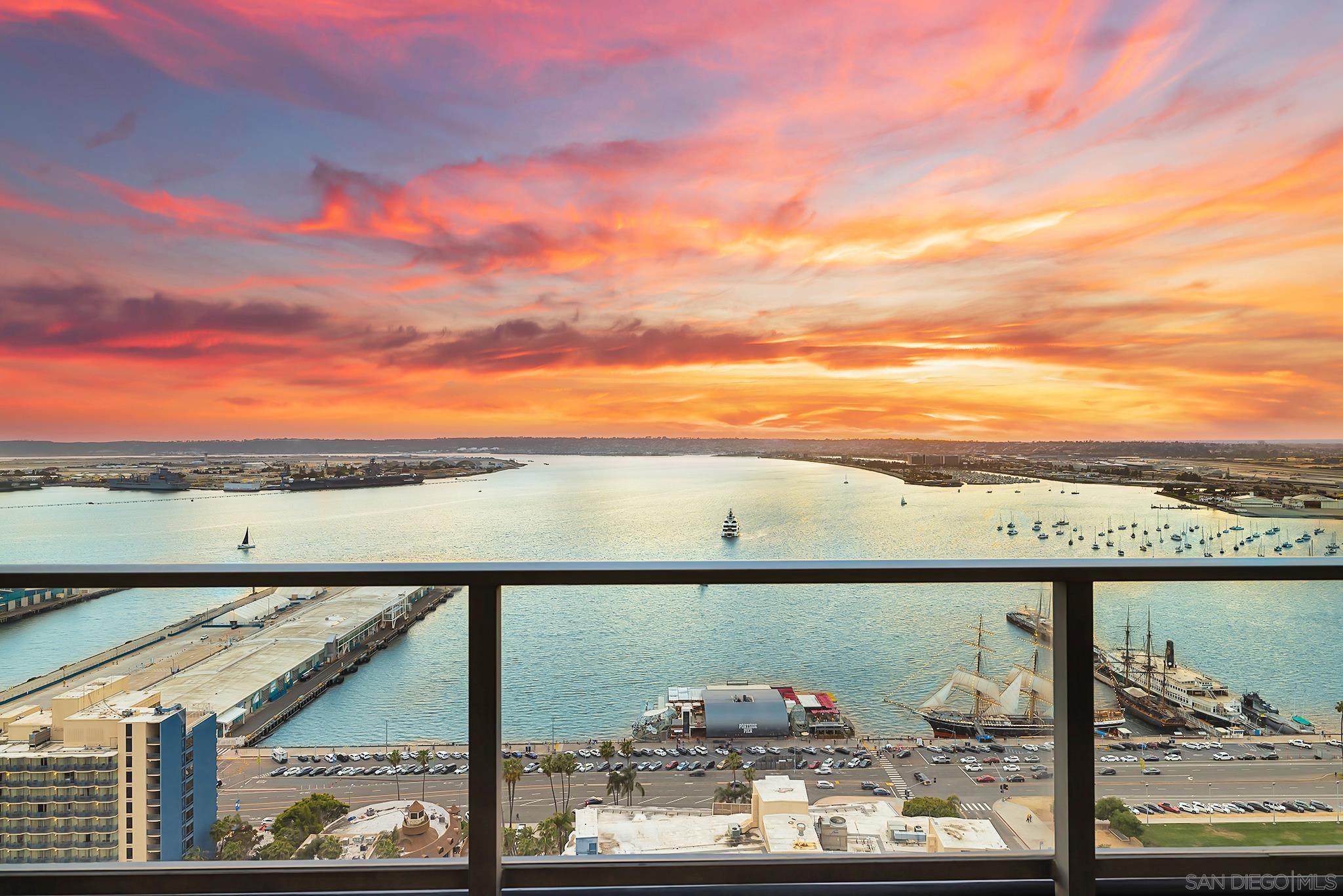 Detail Gallery Image 2 of 53 For 1325  Pacific Hwy  #3301,  San Diego,  CA 92101 - 2 Beds | 2/1 Baths